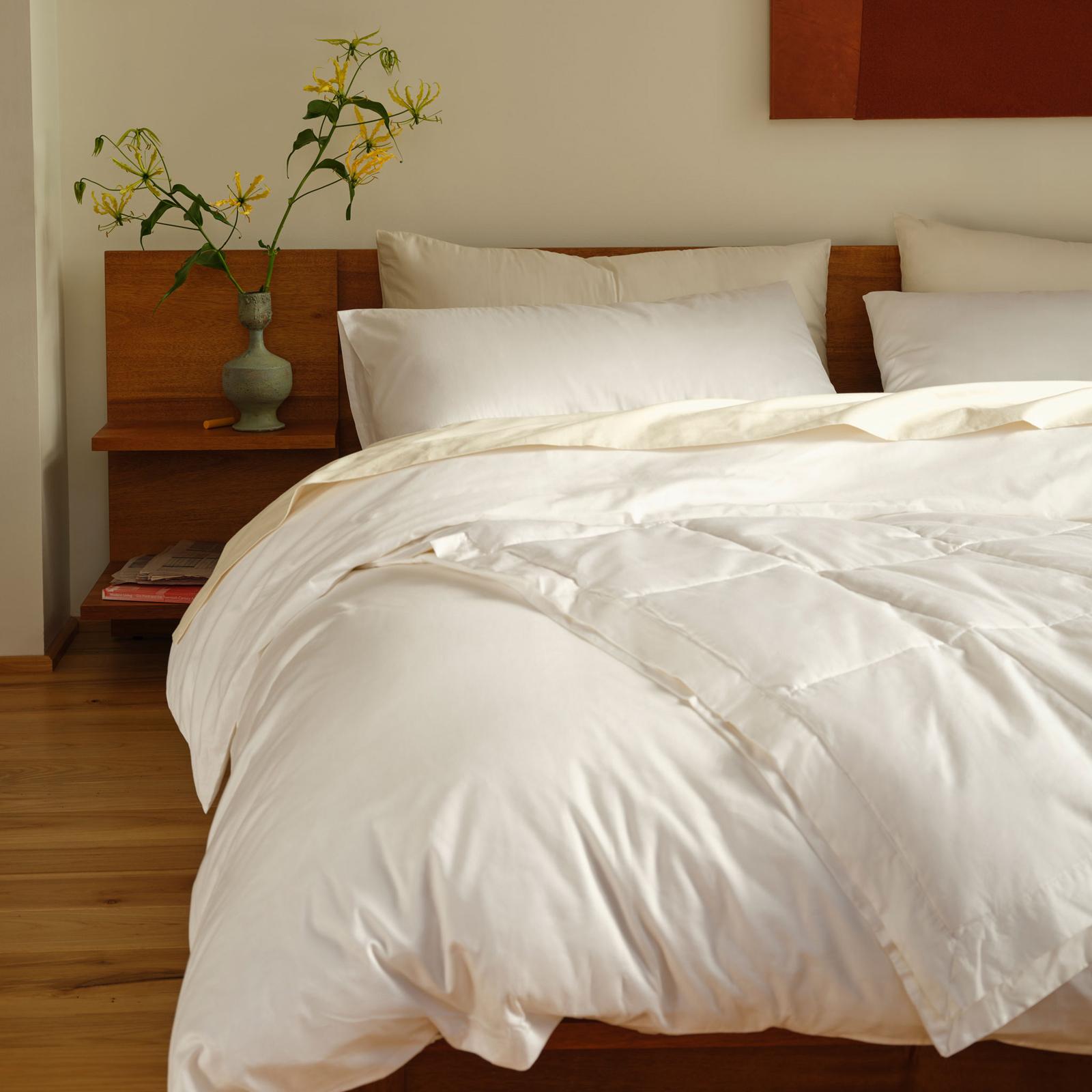 Luxe Sateen 4-Piece Core Sheet Set 3 Luxe Sateen 4-Piece Core Sheet Set