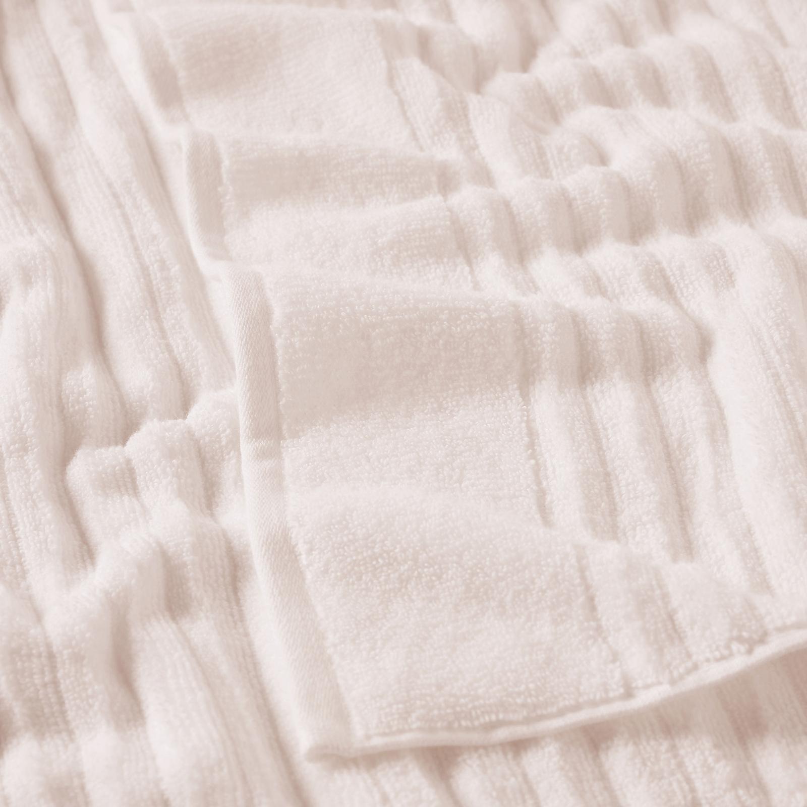 Karina 6-Piece Combed Cotton Bath Towel Set 3 Karina 6-Piece Combed Cotton Bath Towel Set