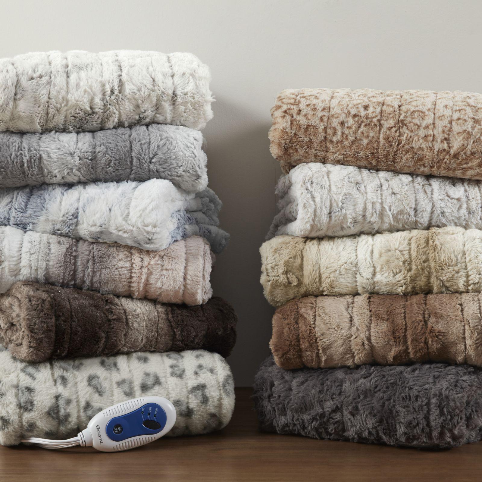 Zuri Oversized Faux Fur Heated Throw 5 Zuri Oversized Faux Fur Heated Throw