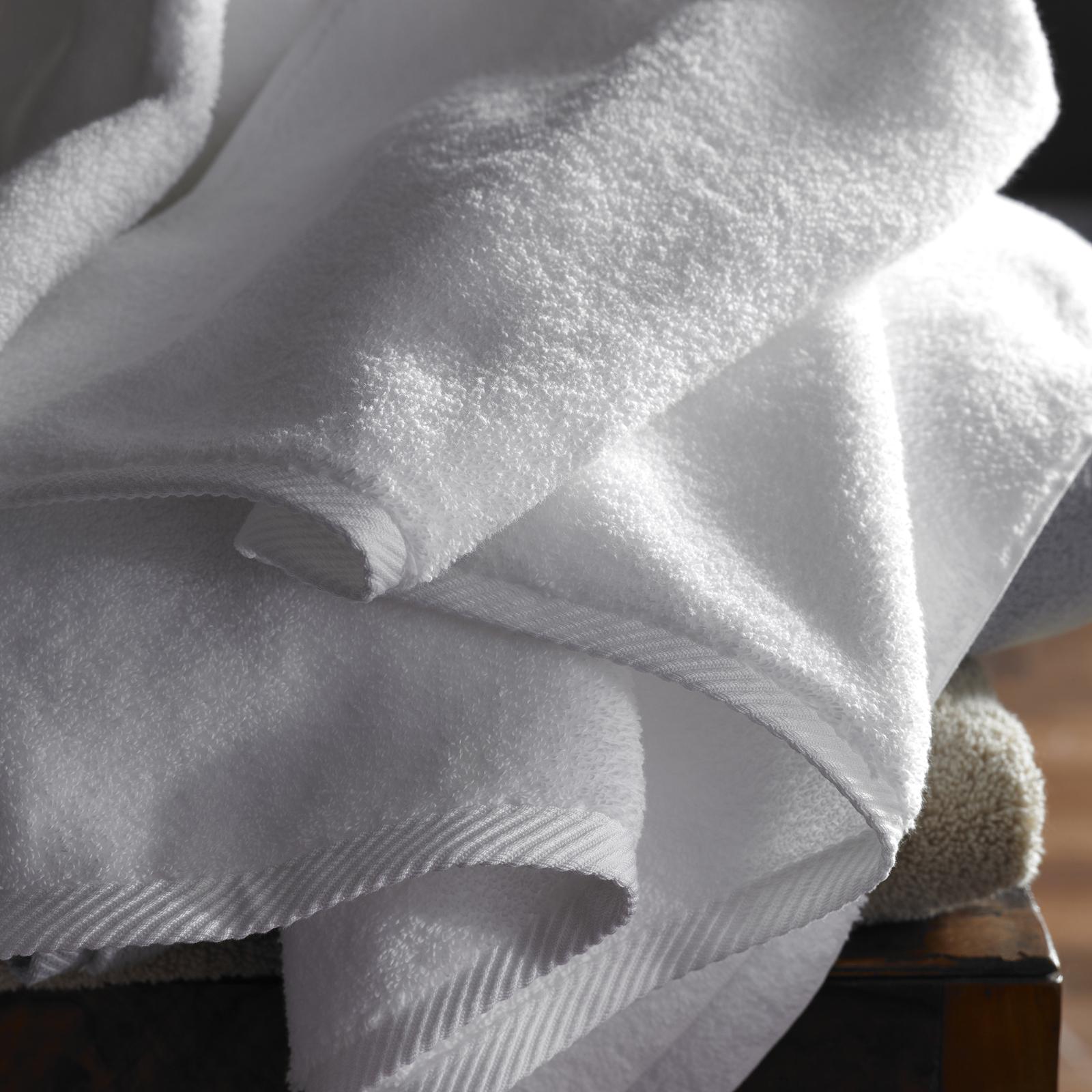 Milagro Bath Sheet, Set of 2 3 Milagro Bath Sheet, Set of 2
