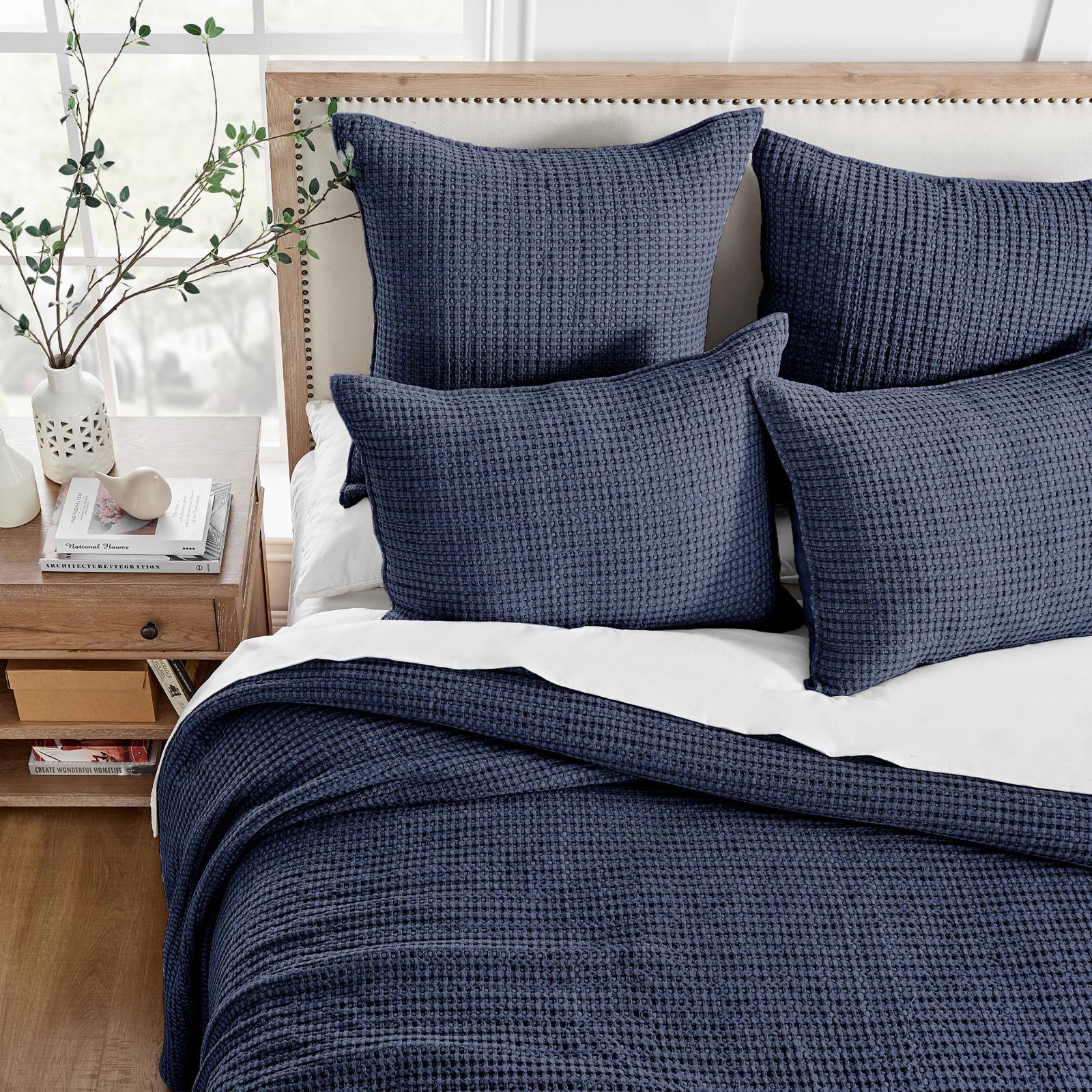 Mills Waffle 3-Piece Quilt Set 1 Mills Waffle 3-Piece Quilt Set