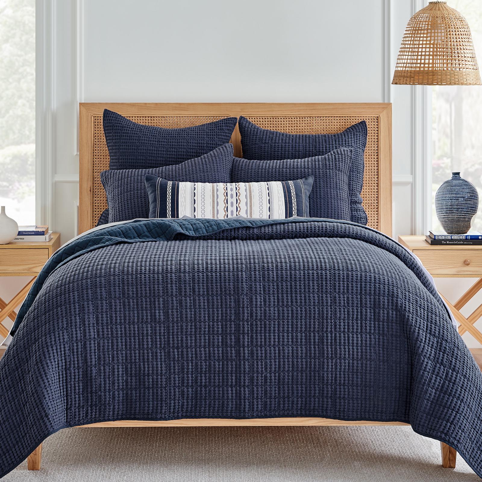 Mills Waffle 3-Piece Quilt Set 3 Mills Waffle 3-Piece Quilt Set