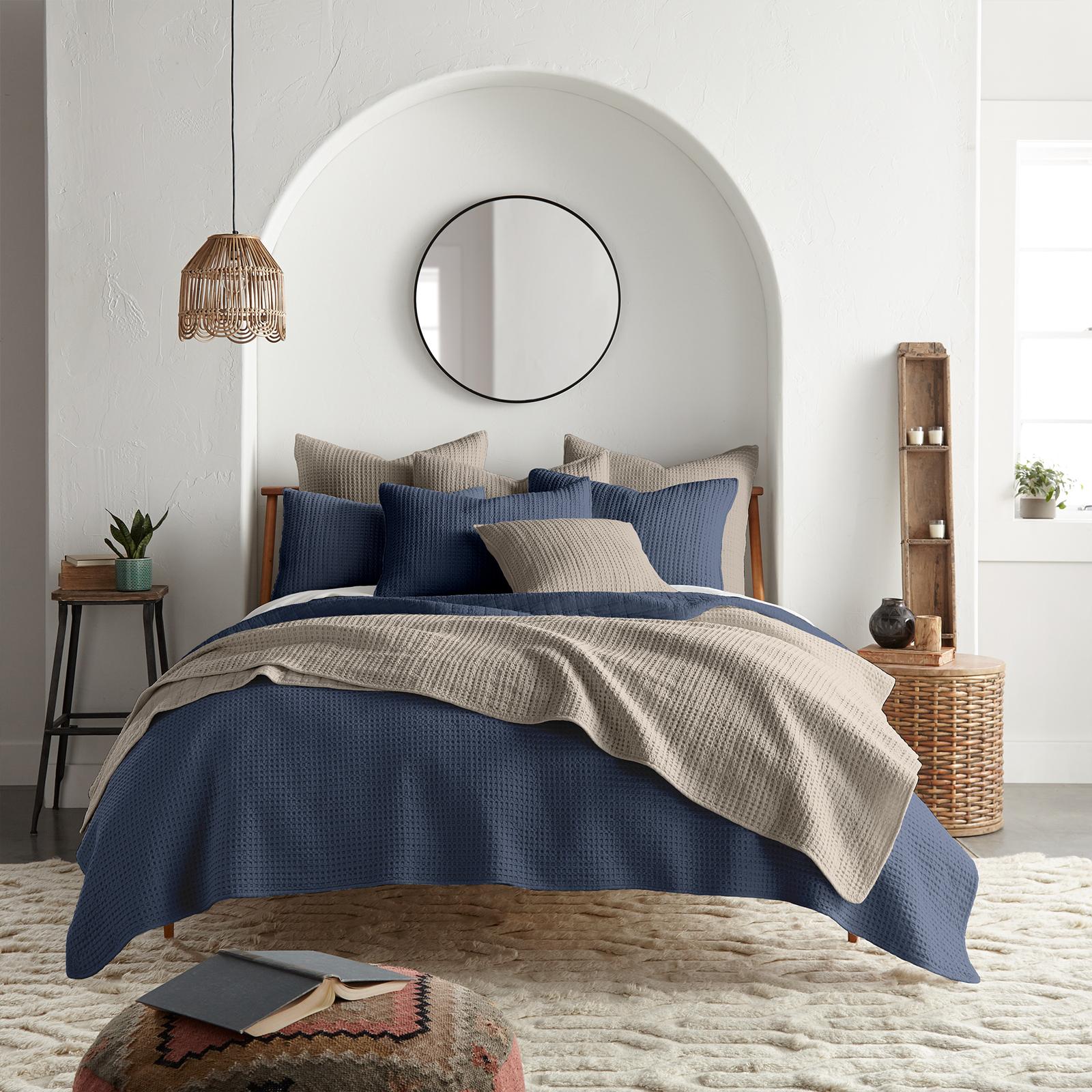 Mills Waffle 3-Piece Quilt Set 4 Mills Waffle 3-Piece Quilt Set