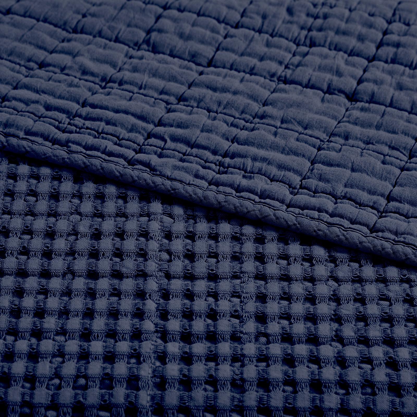 Mills Waffle 3-Piece Quilt Set 6 Mills Waffle 3-Piece Quilt Set