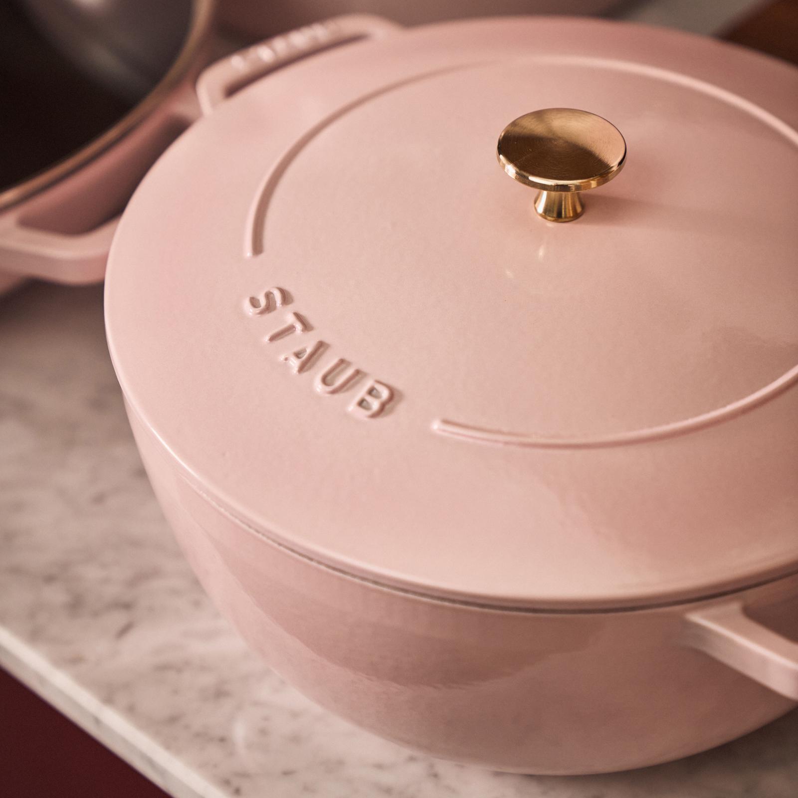Cast Iron 5 qt. Essential French Dutch Oven