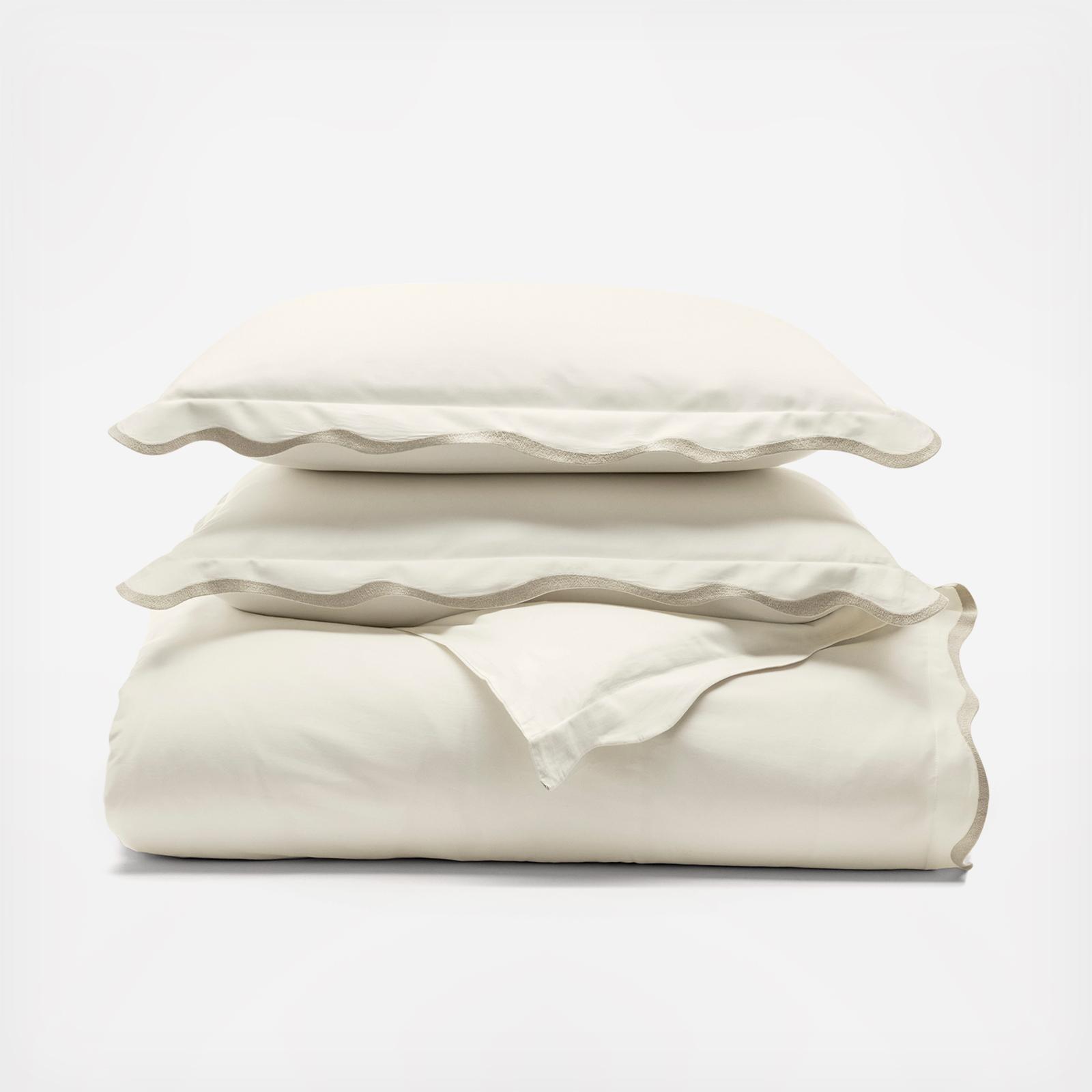 Signature Curved Edge 3-Piece Duvet Set 2 Signature Curved Edge 3-Piece Duvet Set