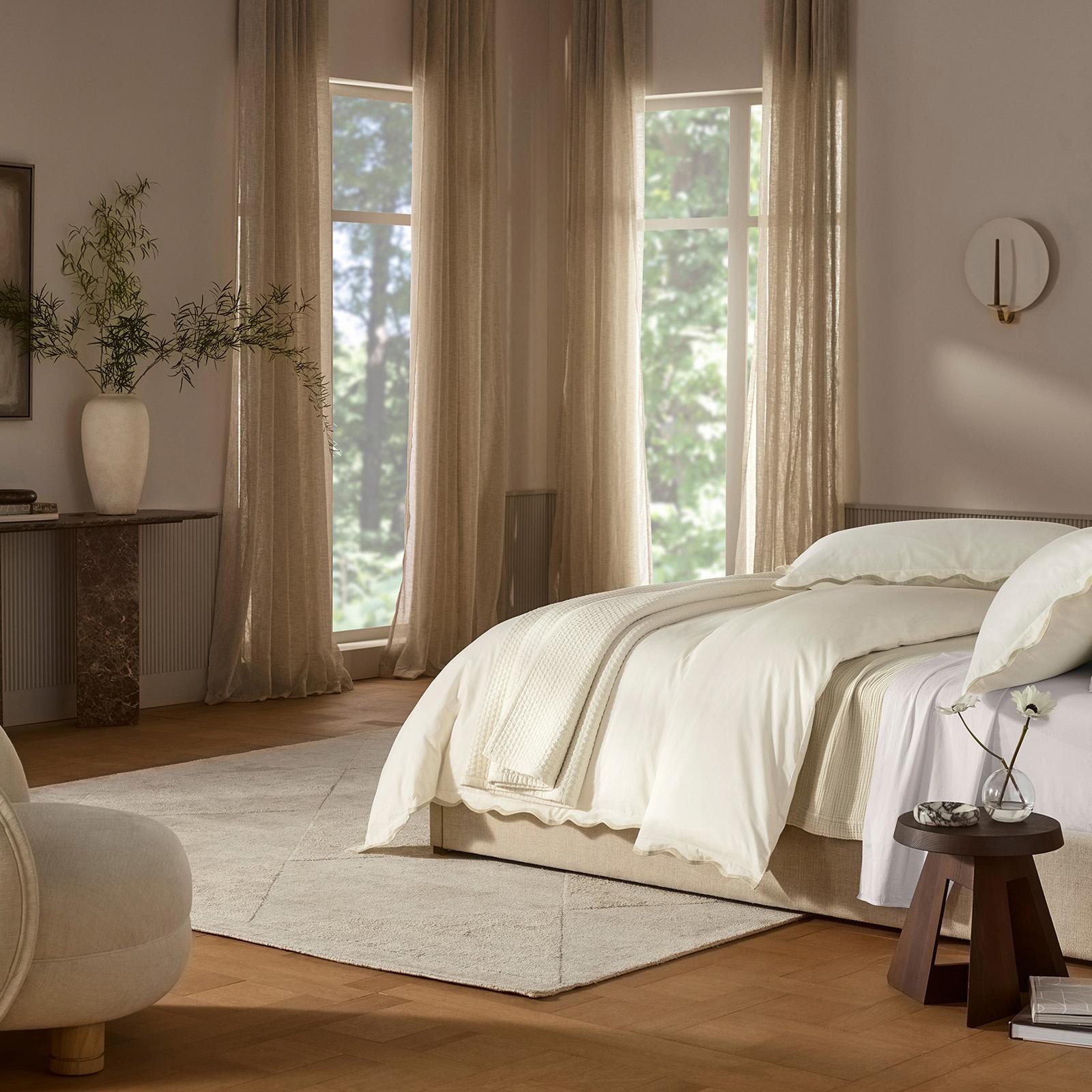 Signature Curved Edge 3-Piece Duvet Set 3 Signature Curved Edge 3-Piece Duvet Set