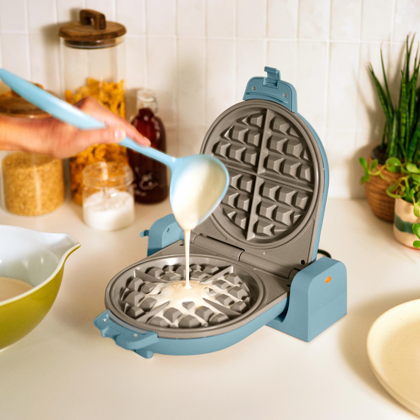 Flip & Store Waffle Maker 3 Flip & Store Waffle Maker