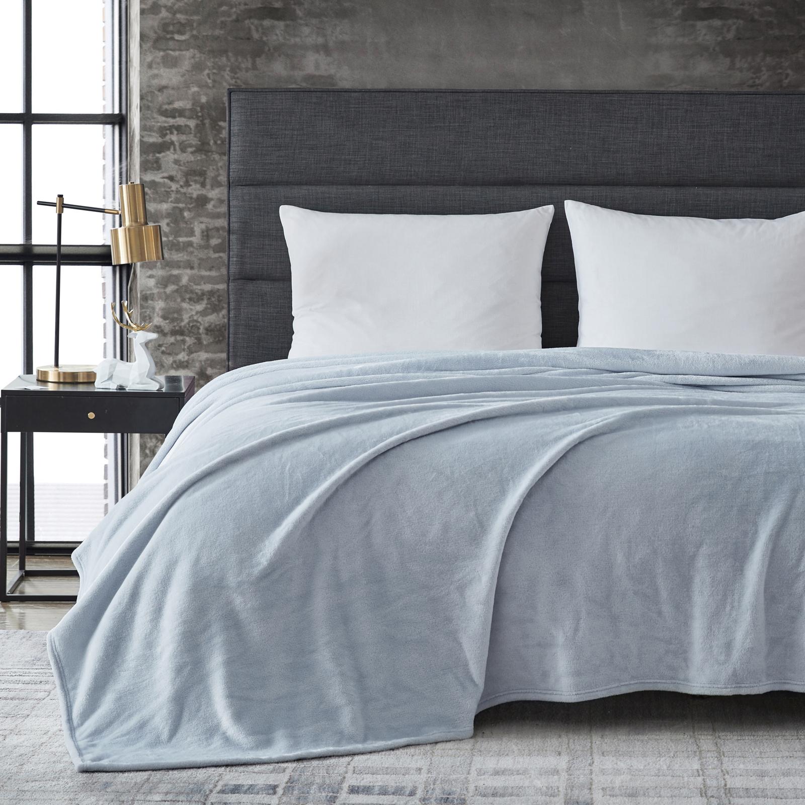 Reaction Ultra Soft Blanket 1 Reaction Ultra Soft Blanket