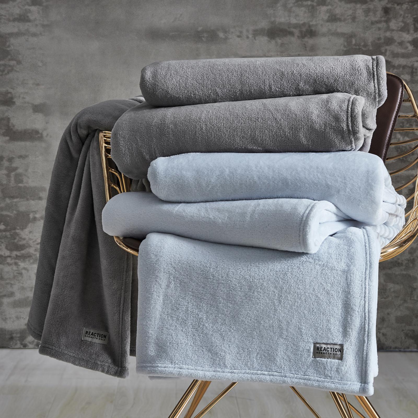 Reaction Ultra Soft Blanket 4 Reaction Ultra Soft Blanket