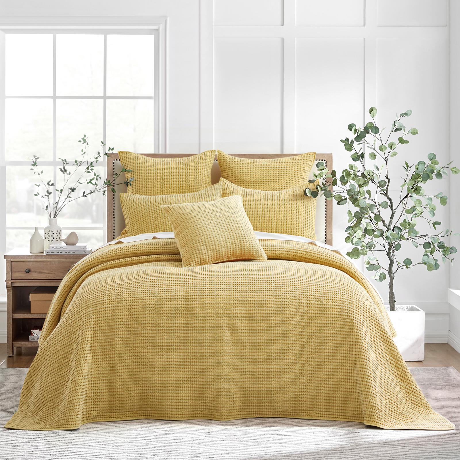 Mills Waffle 3-Piece Bedspread Set 3 Mills Waffle 3-Piece Bedspread Set