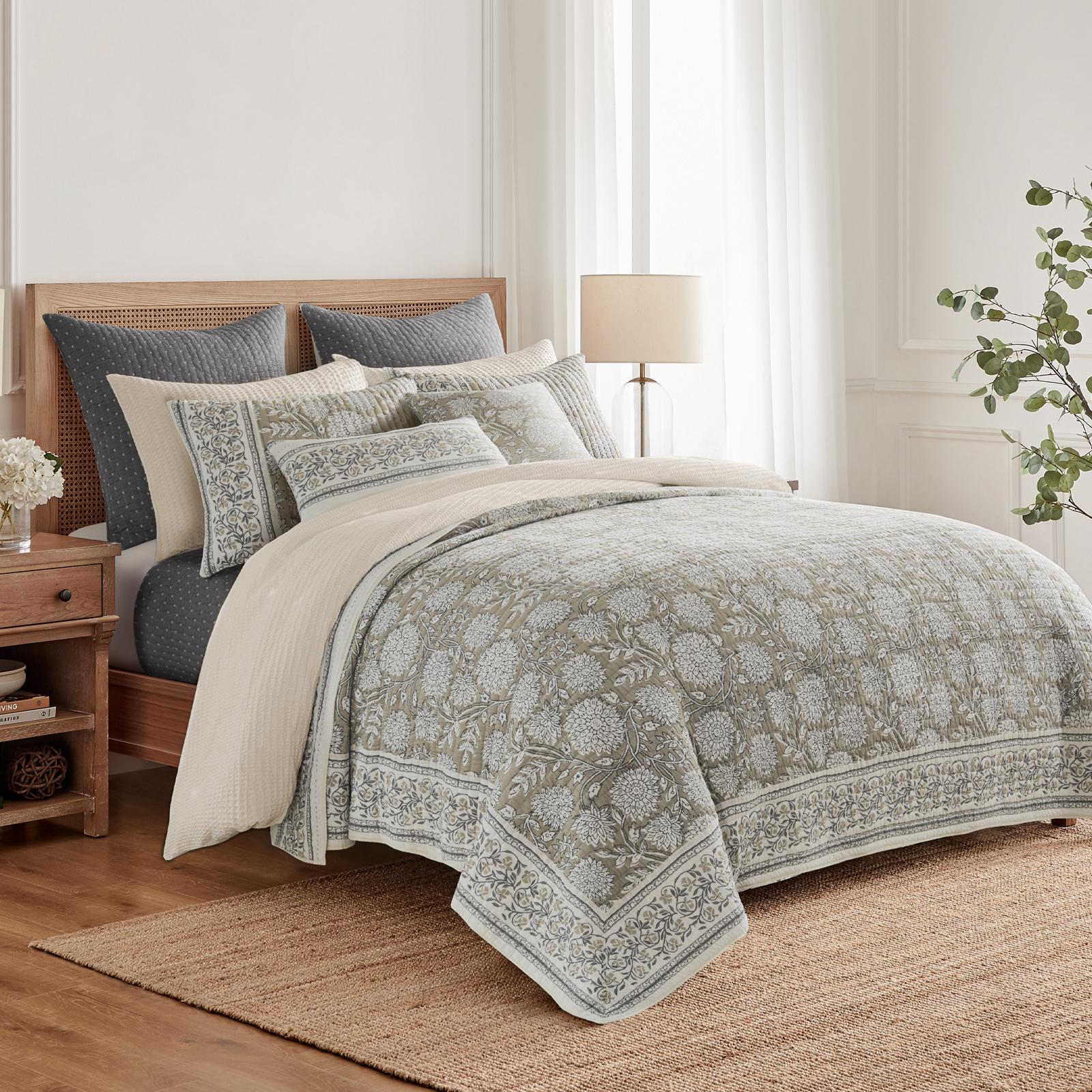 Adare 3-Piece Reversible Quilt Set 3 Adare 3-Piece Reversible Quilt Set