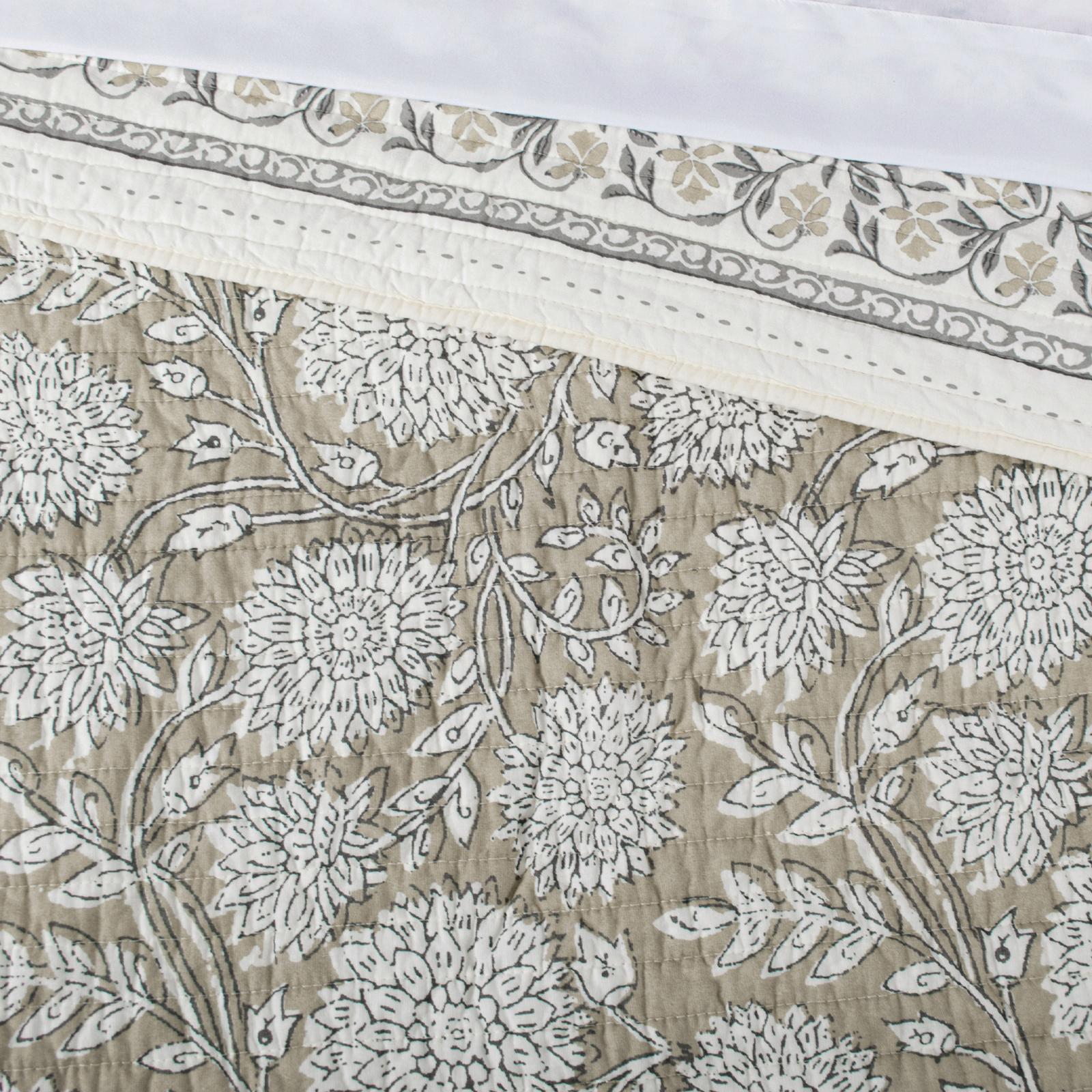 Adare 3-Piece Reversible Quilt Set 7 Adare 3-Piece Reversible Quilt Set