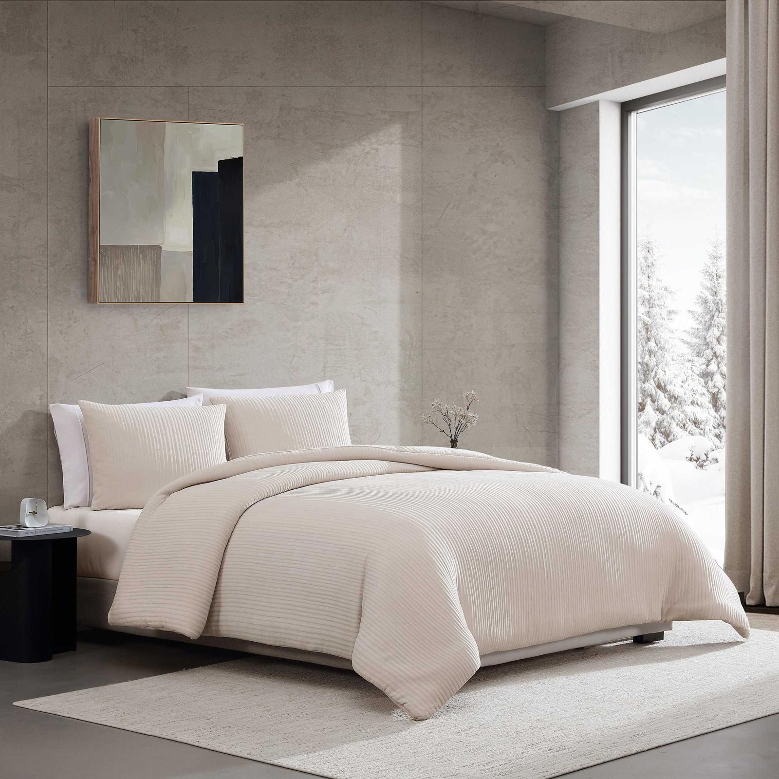 Chenille 3-Piece Comforter Set 2 Chenille 3-Piece Comforter Set