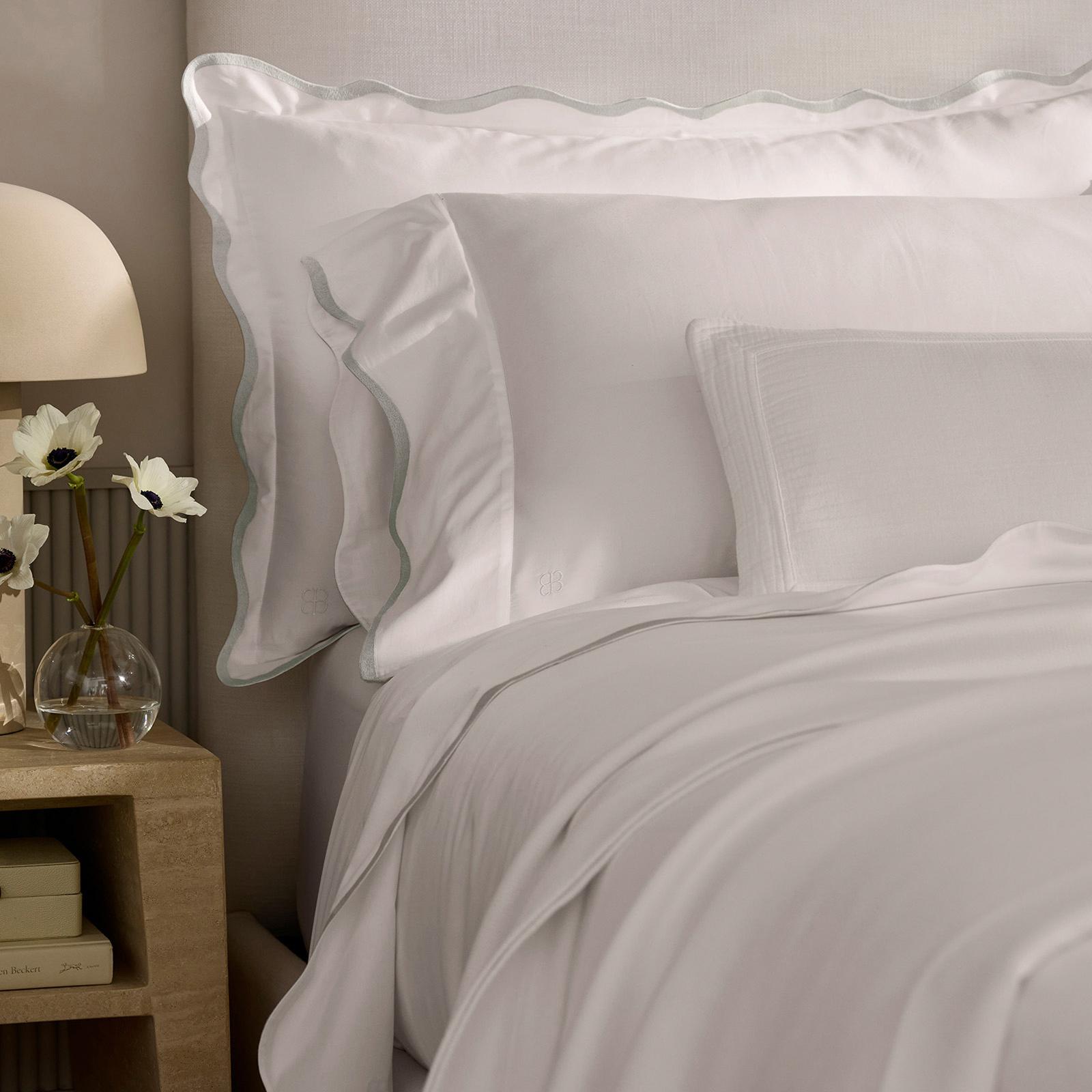 Signature Curved Edge 4-Piece Sheet Set 5 Signature Curved Edge 4-Piece Sheet Set