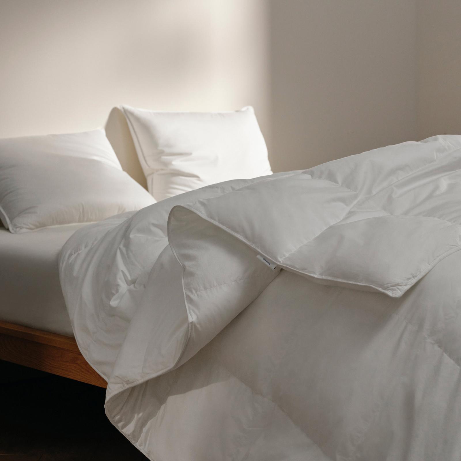Lightweight Down Alternative Comforter 4 Lightweight Down Alternative Comforter