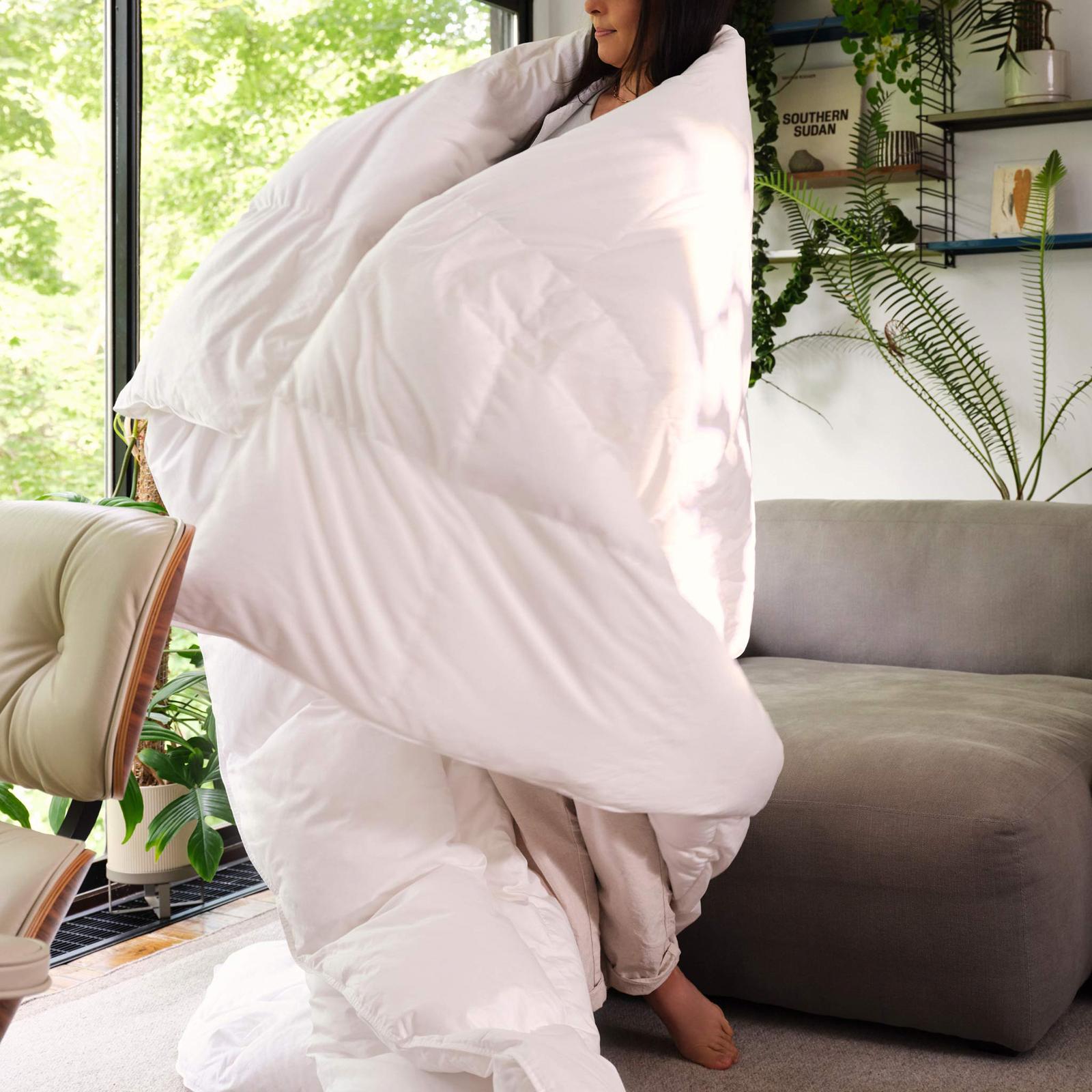 Lightweight Down Alternative Comforter 8 Lightweight Down Alternative Comforter