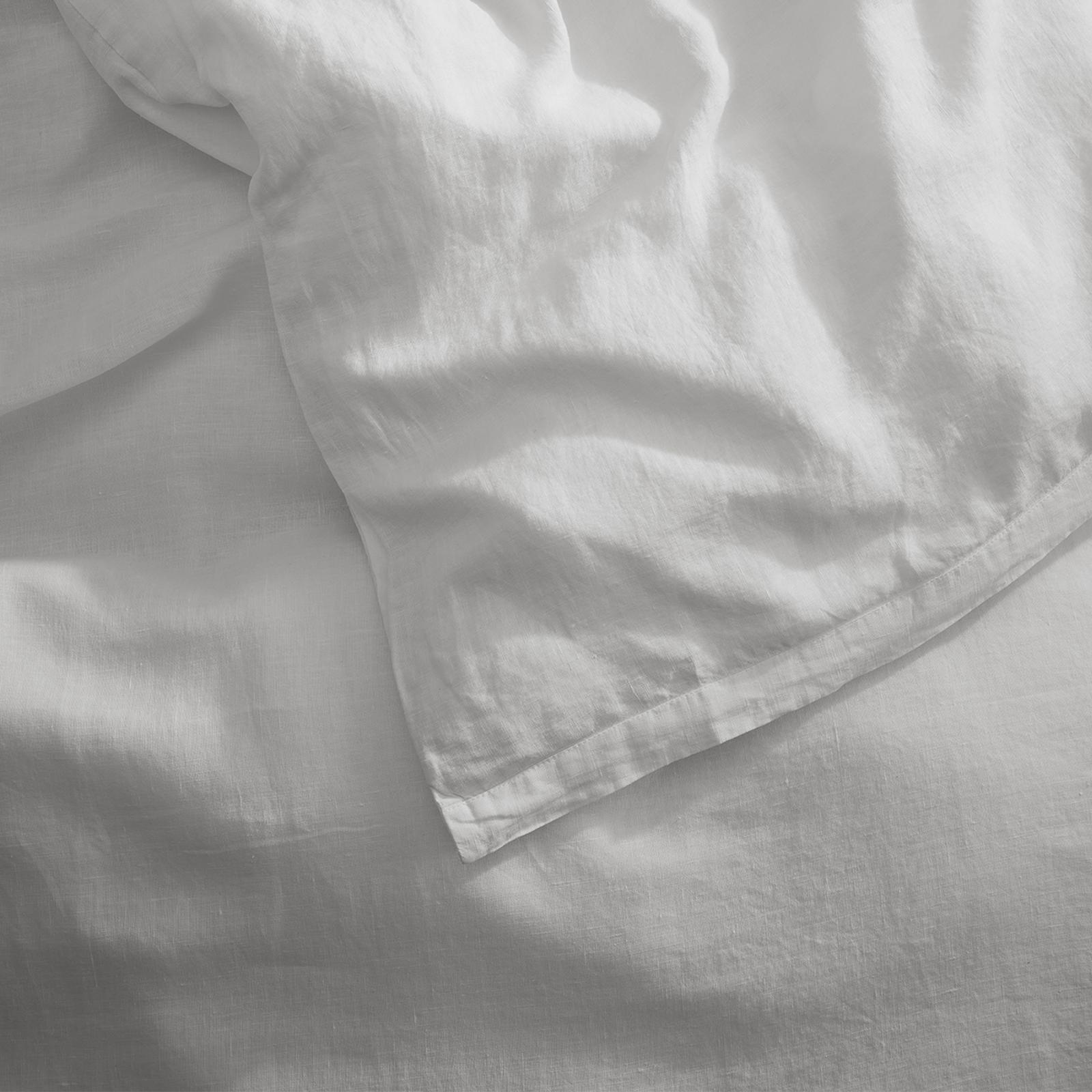 Linen 3-Piece Duvet Set 7 Linen 3-Piece Duvet Set