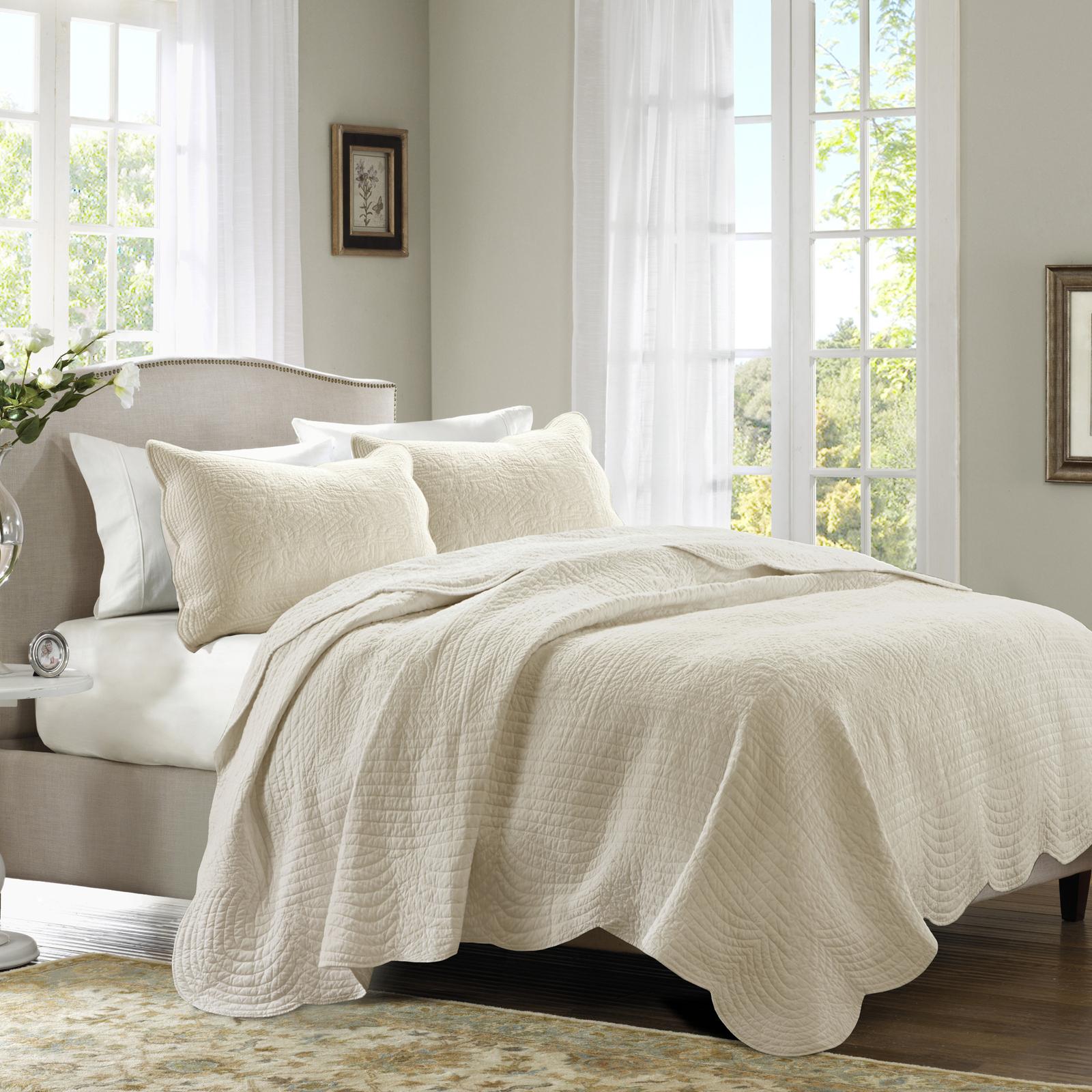 Tuscany Reversible Scalloped Edge 3-Piece Quilt Set