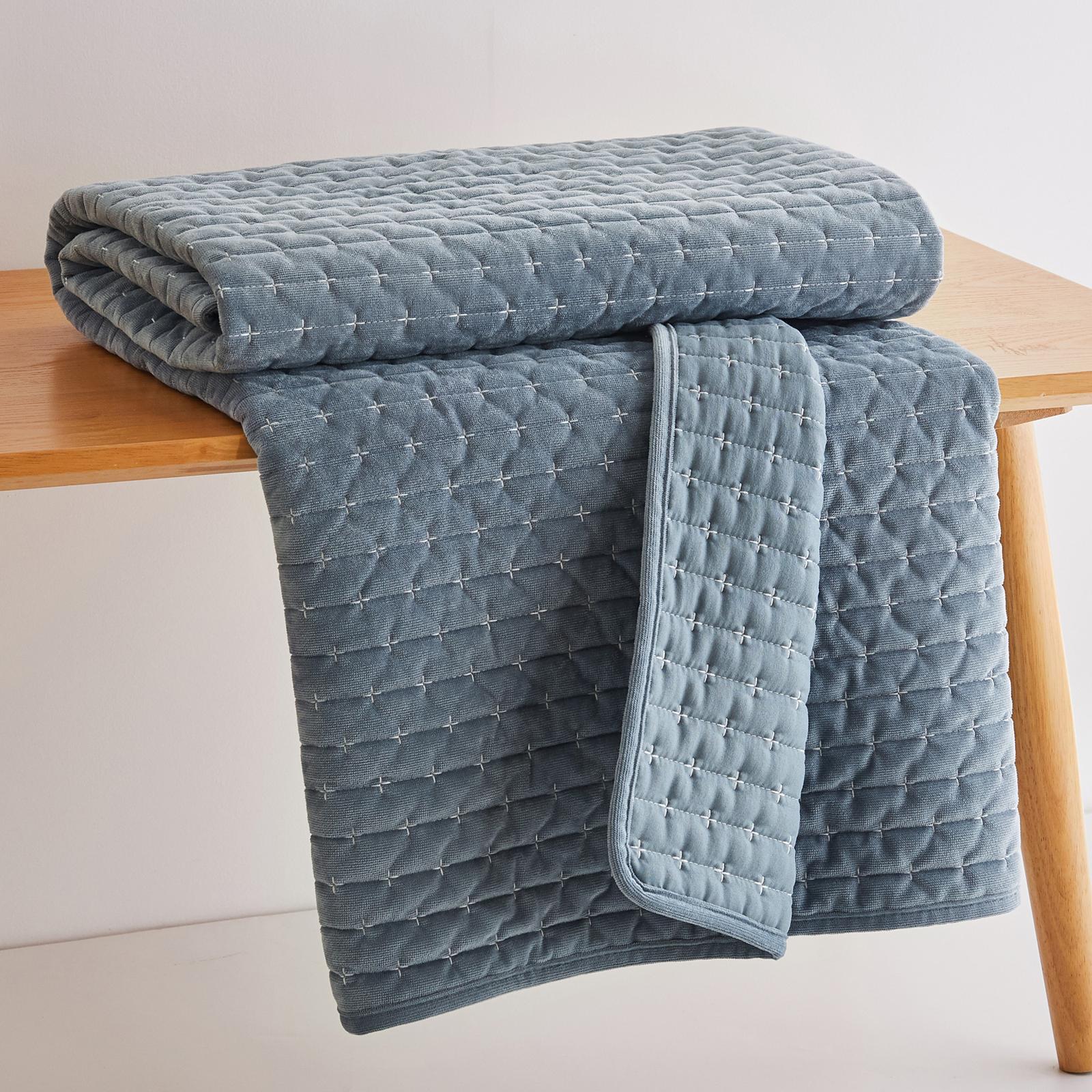 Velvet Stitch Quilted Throw 8 Velvet Stitch Quilted Throw