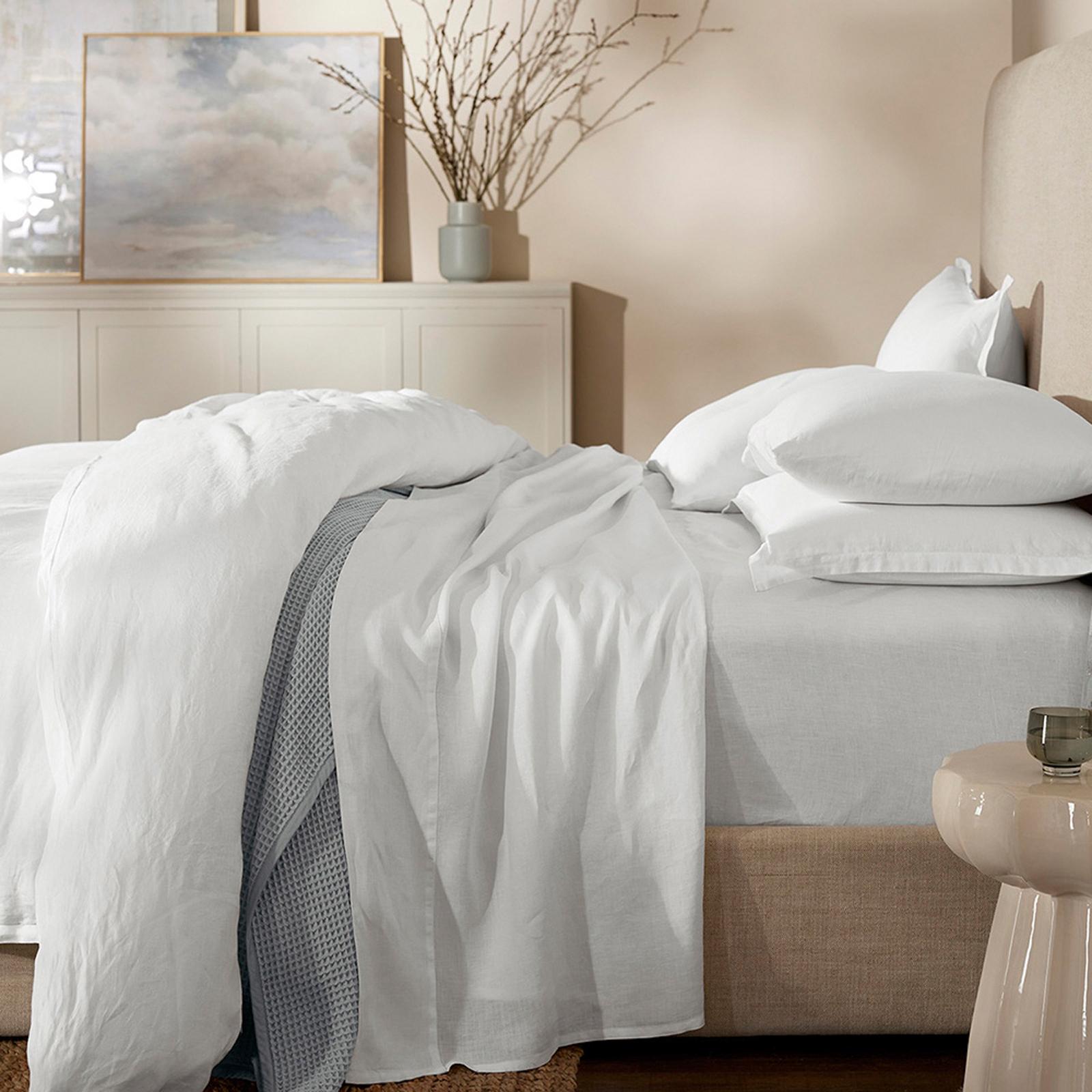 Linen 4-Piece Sheet Set 9 Linen 4-Piece Sheet Set