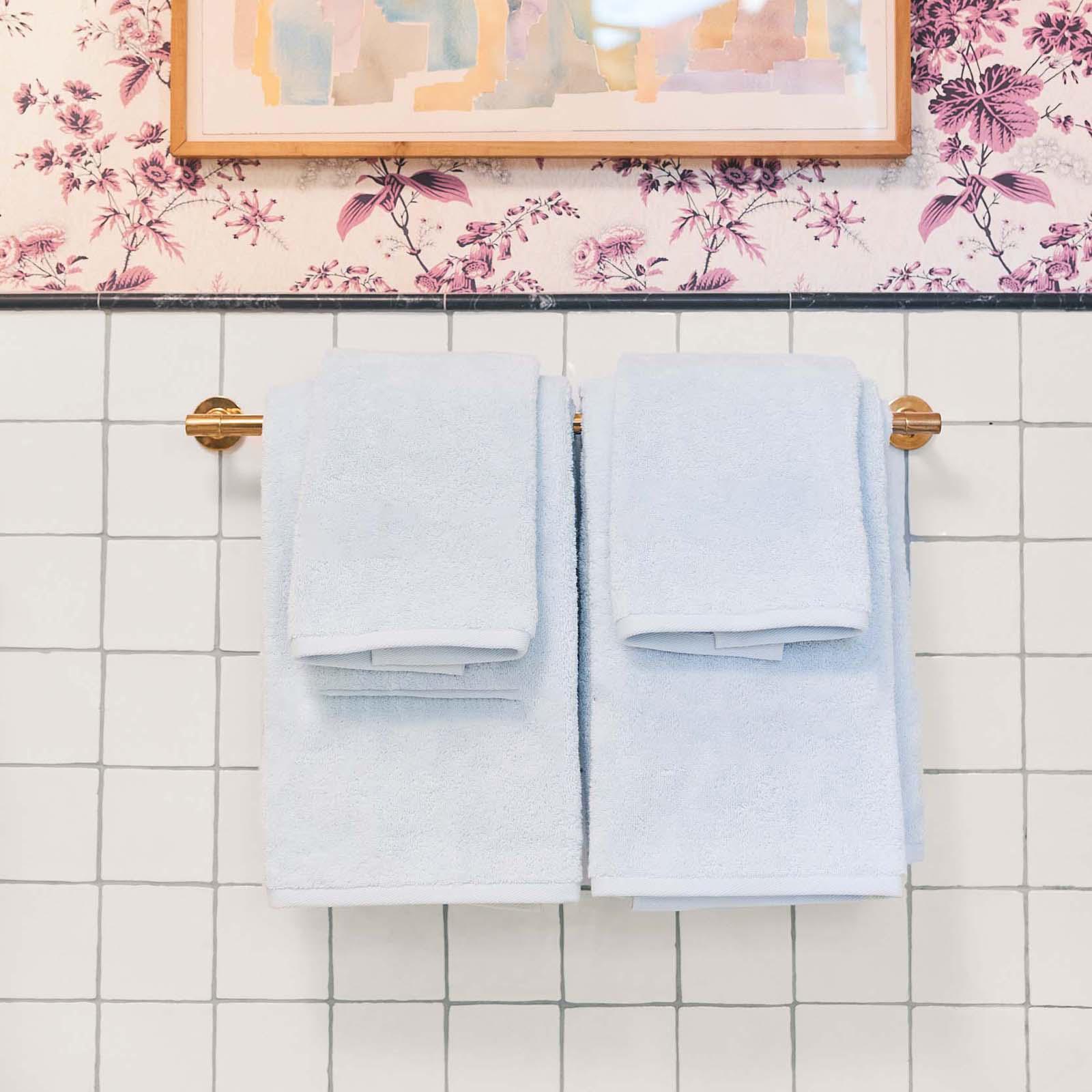 The Full Newlywed Basic 4-Piece Bath Towel Set