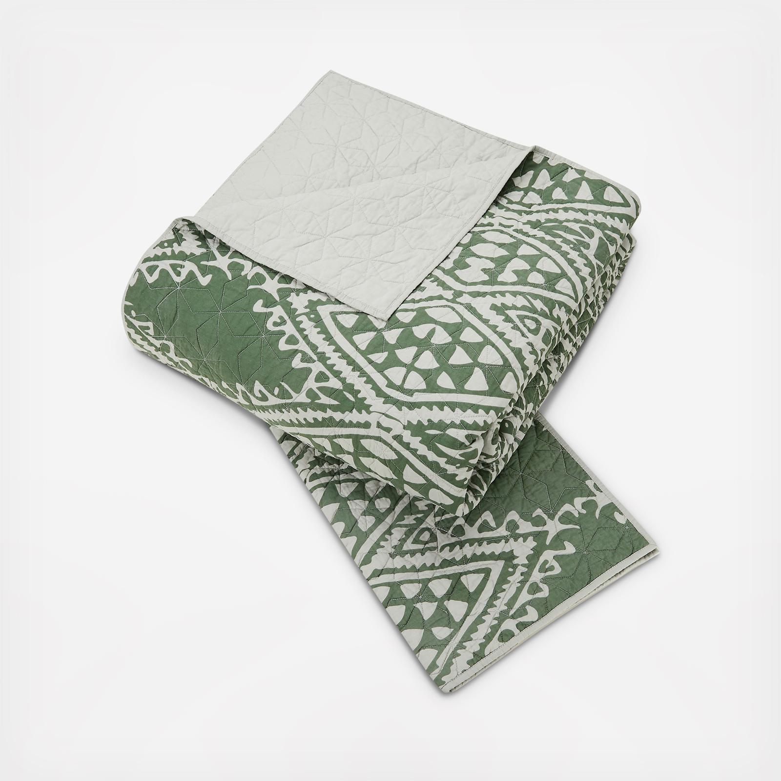 Aisha 3-Piece Quilt Set 3 Aisha 3-Piece Quilt Set