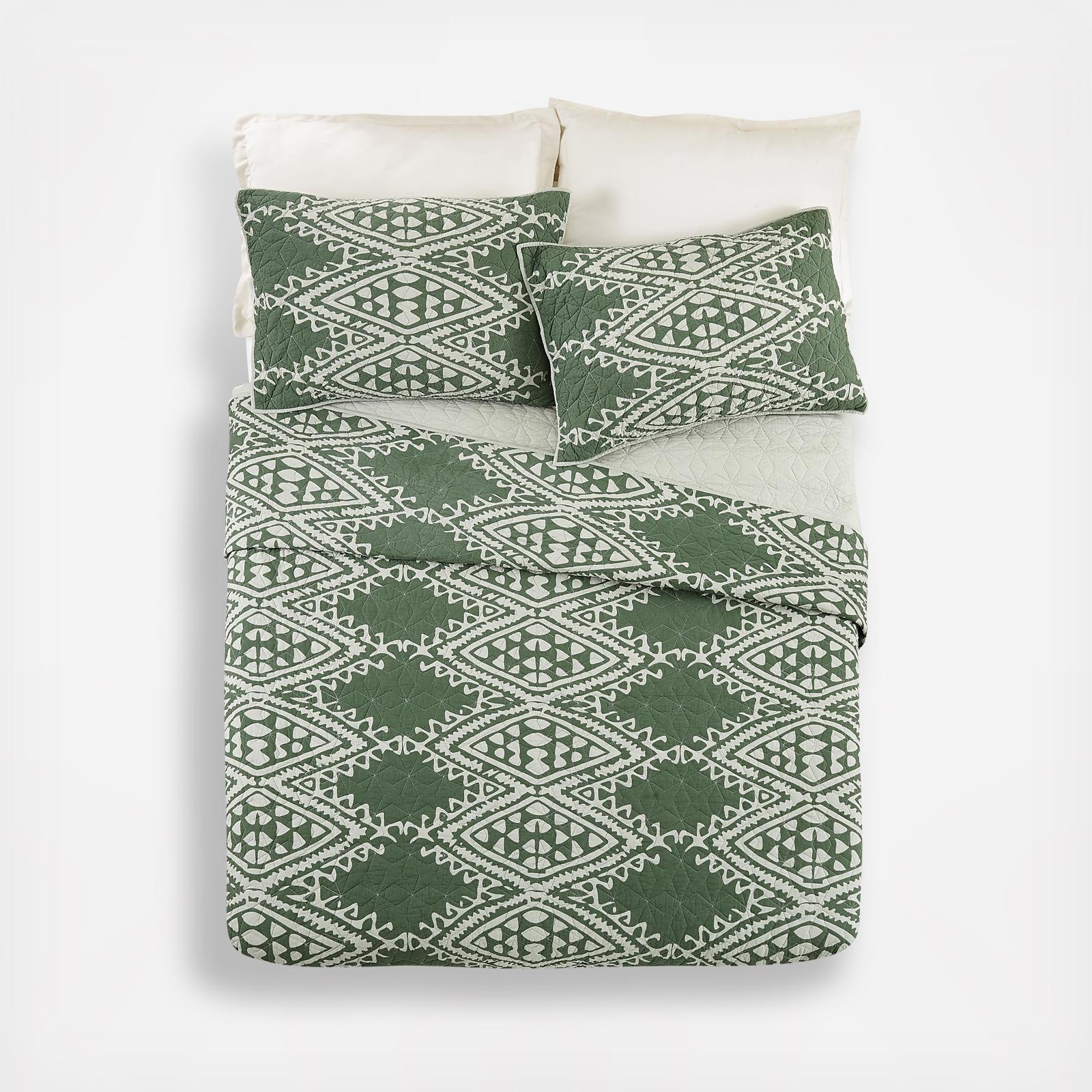 Aisha 3-Piece Quilt Set 4 Aisha 3-Piece Quilt Set