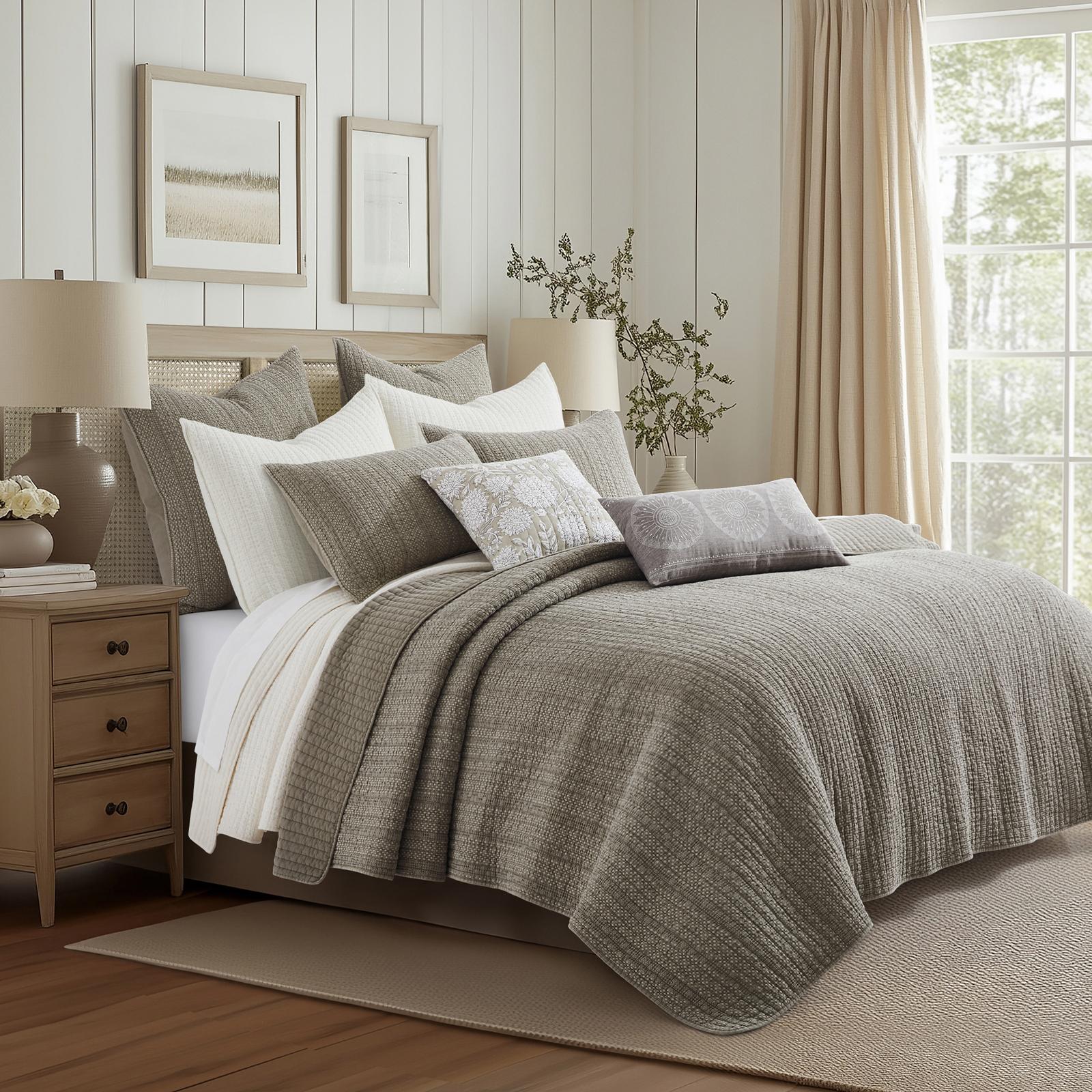 Loden 3-Piece Reversible Quilt Set 3 Loden 3-Piece Reversible Quilt Set