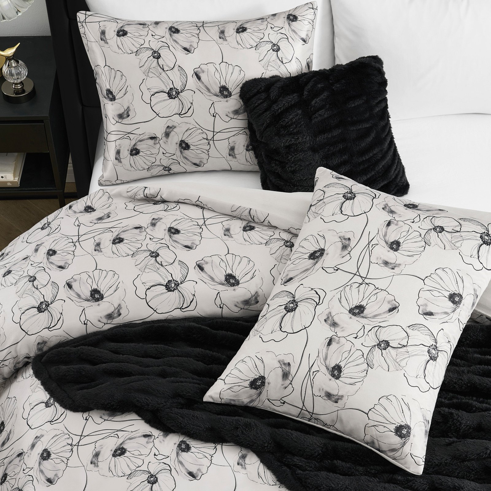 Poly Charmouse Peony 5-Piece Bed in a Bag Comforter Set 5 Poly Charmouse Peony 5-Piece Bed in a Bag Comforter Set