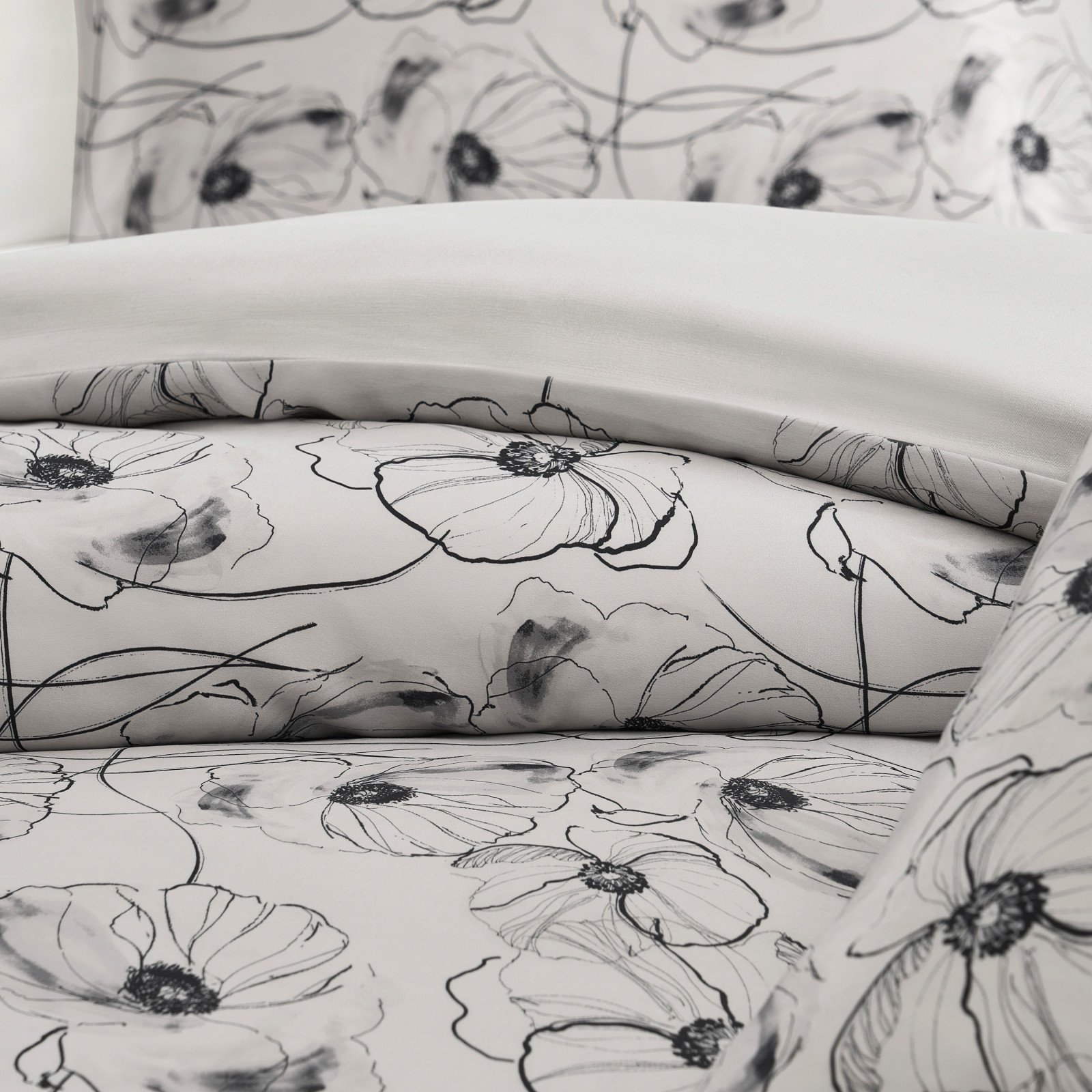 Poly Charmouse Peony 5-Piece Bed in a Bag Comforter Set 6 Poly Charmouse Peony 5-Piece Bed in a Bag Comforter Set