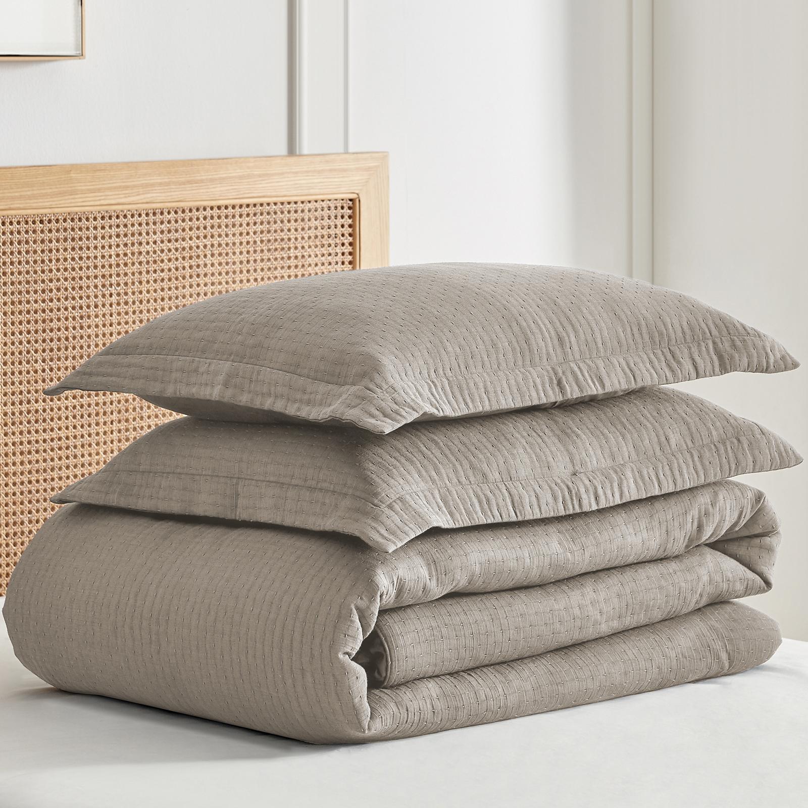 Reede Muslin 3-Piece Comforter Set 2 Reede Muslin 3-Piece Comforter Set