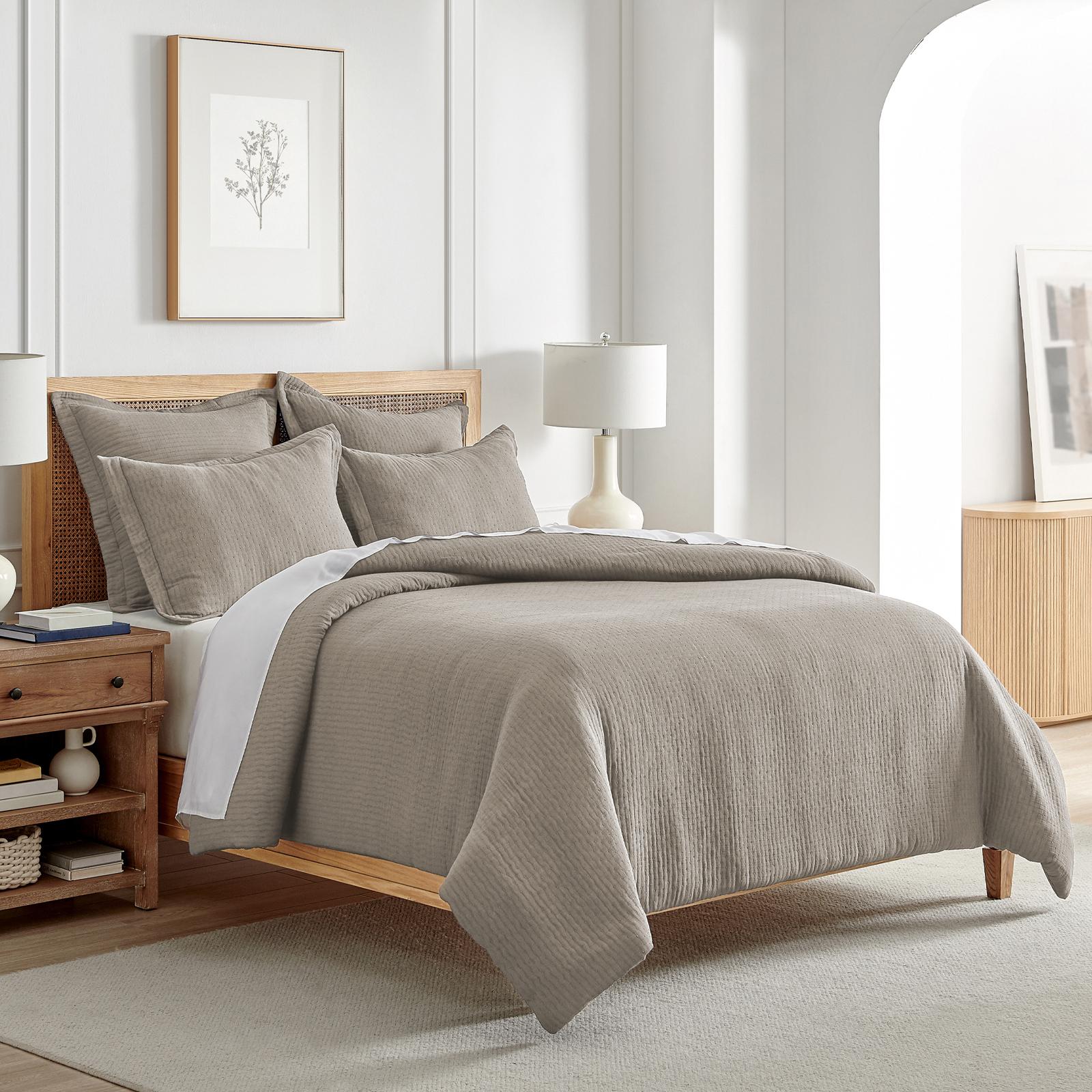 Reede Muslin 3-Piece Comforter Set 5 Reede Muslin 3-Piece Comforter Set