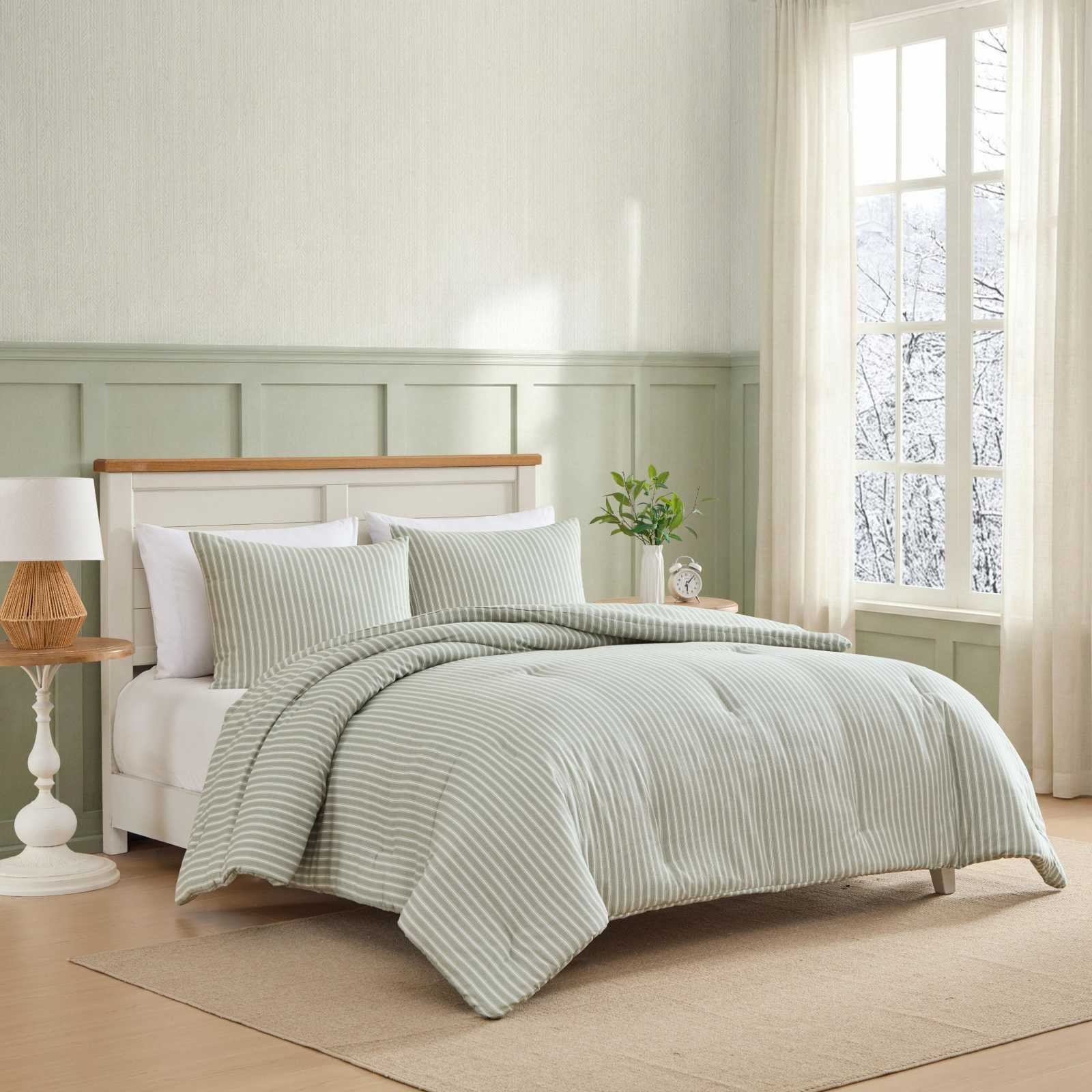 Toniticking Stripe Flannel 3-Piece Comforter Set 4 Toniticking Stripe Flannel 3-Piece Comforter Set