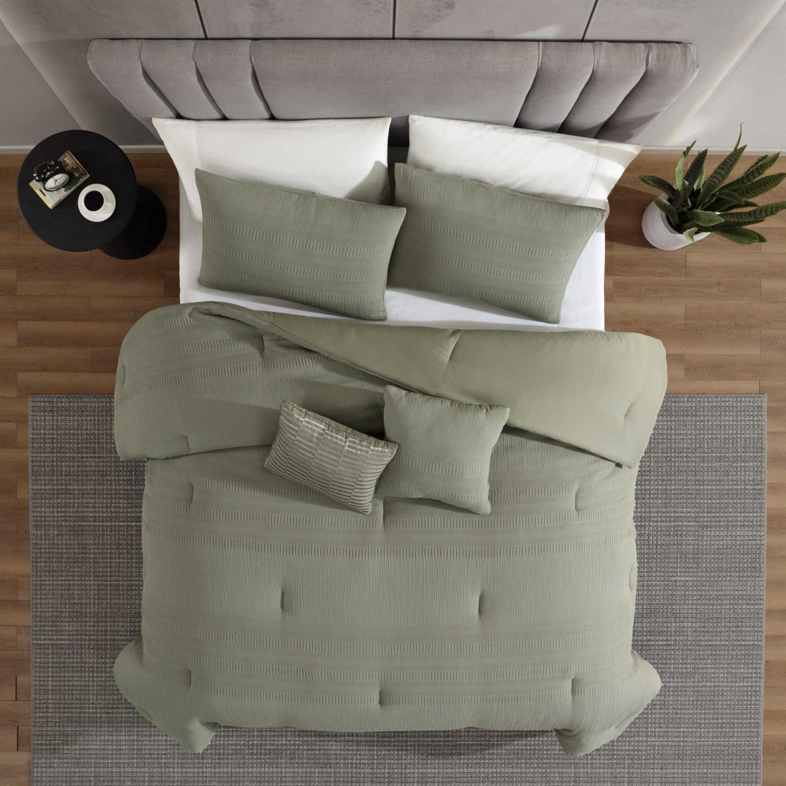 Variegated Waffle Crinkle Waffle 3-Piece Comforter Set 5 Variegated Waffle Crinkle Waffle 3-Piece Comforter Set