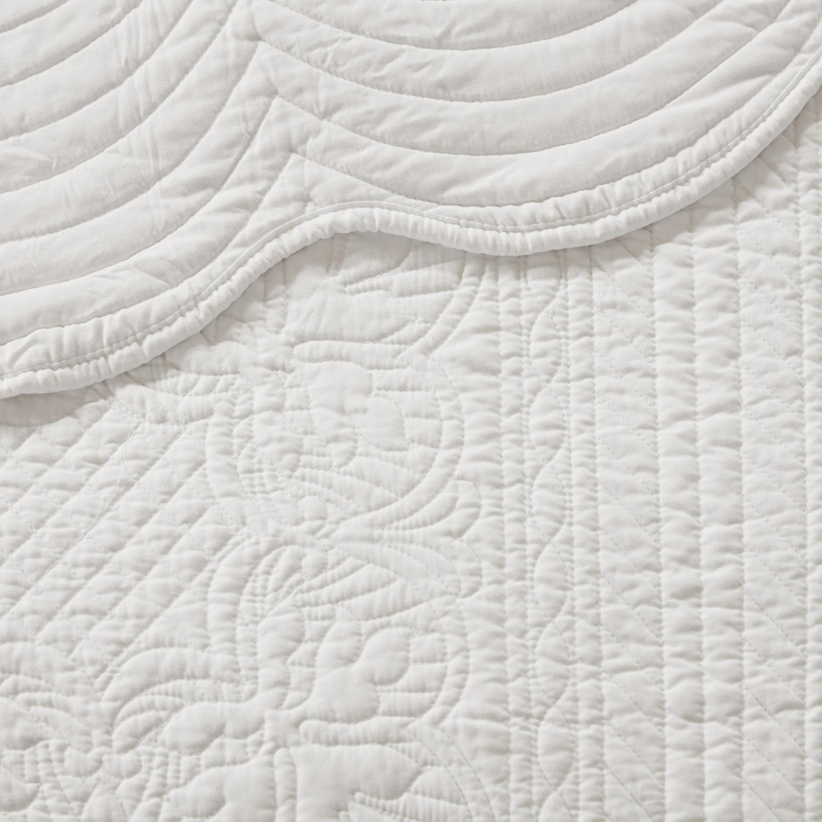 Tuscany Scalloped Edge Reversible 3-Piece Coverlet Set 6 Tuscany Scalloped Edge Reversible 3-Piece Coverlet Set