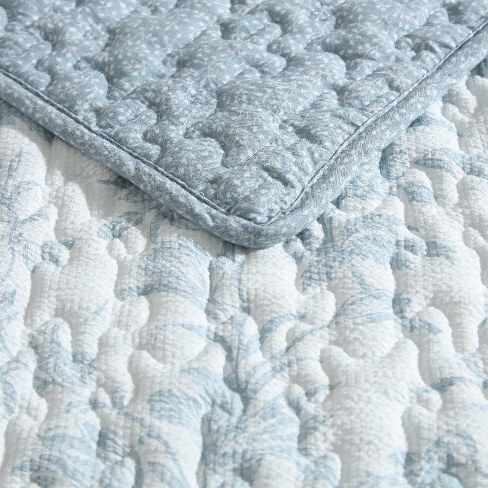 Amberly Seersucker 3-Piece Reversible Quilt Set 7 Amberly Seersucker 3-Piece Reversible Quilt Set
