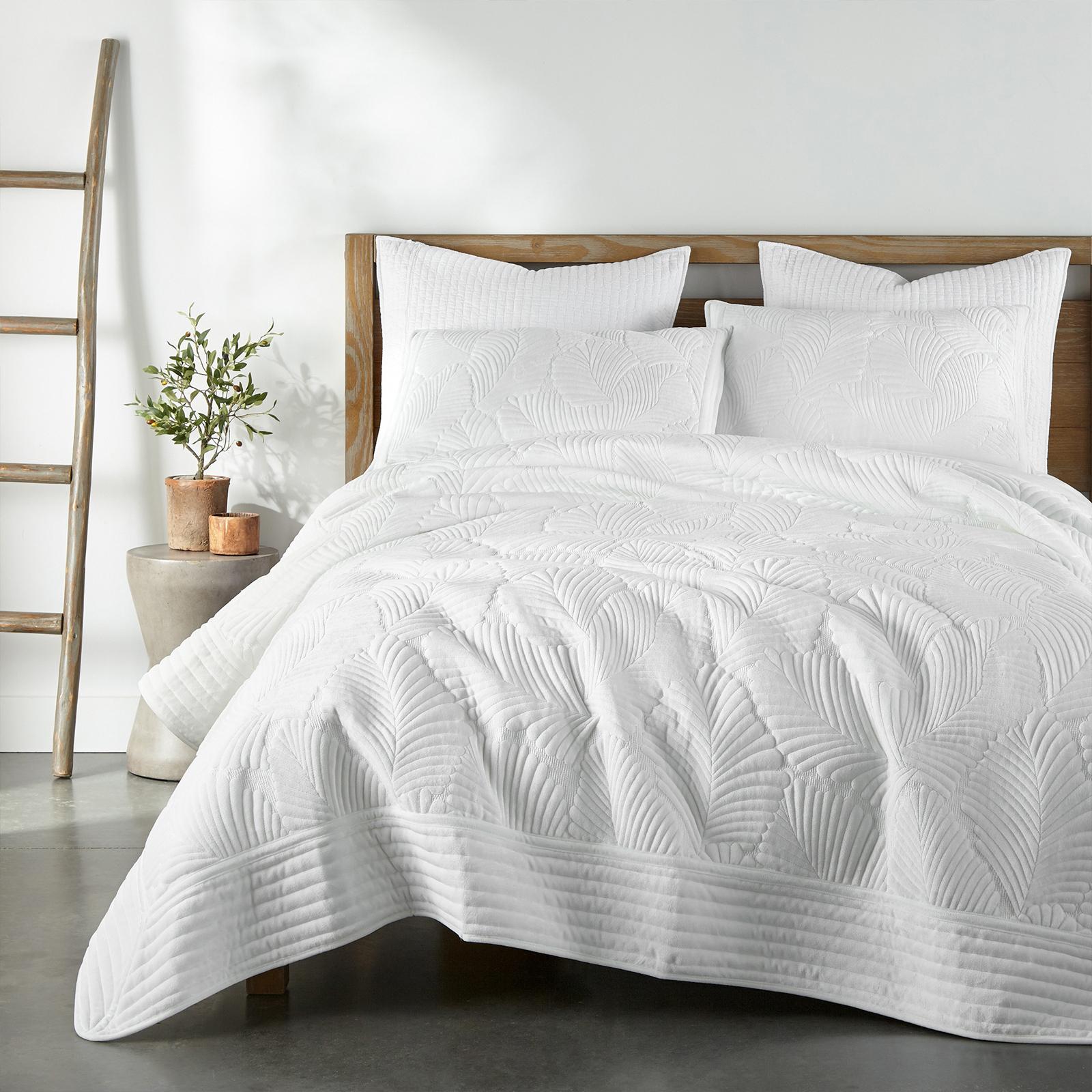 Belgrade 3-Piece Reversible Quilt Set 1 Belgrade 3-Piece Reversible Quilt Set