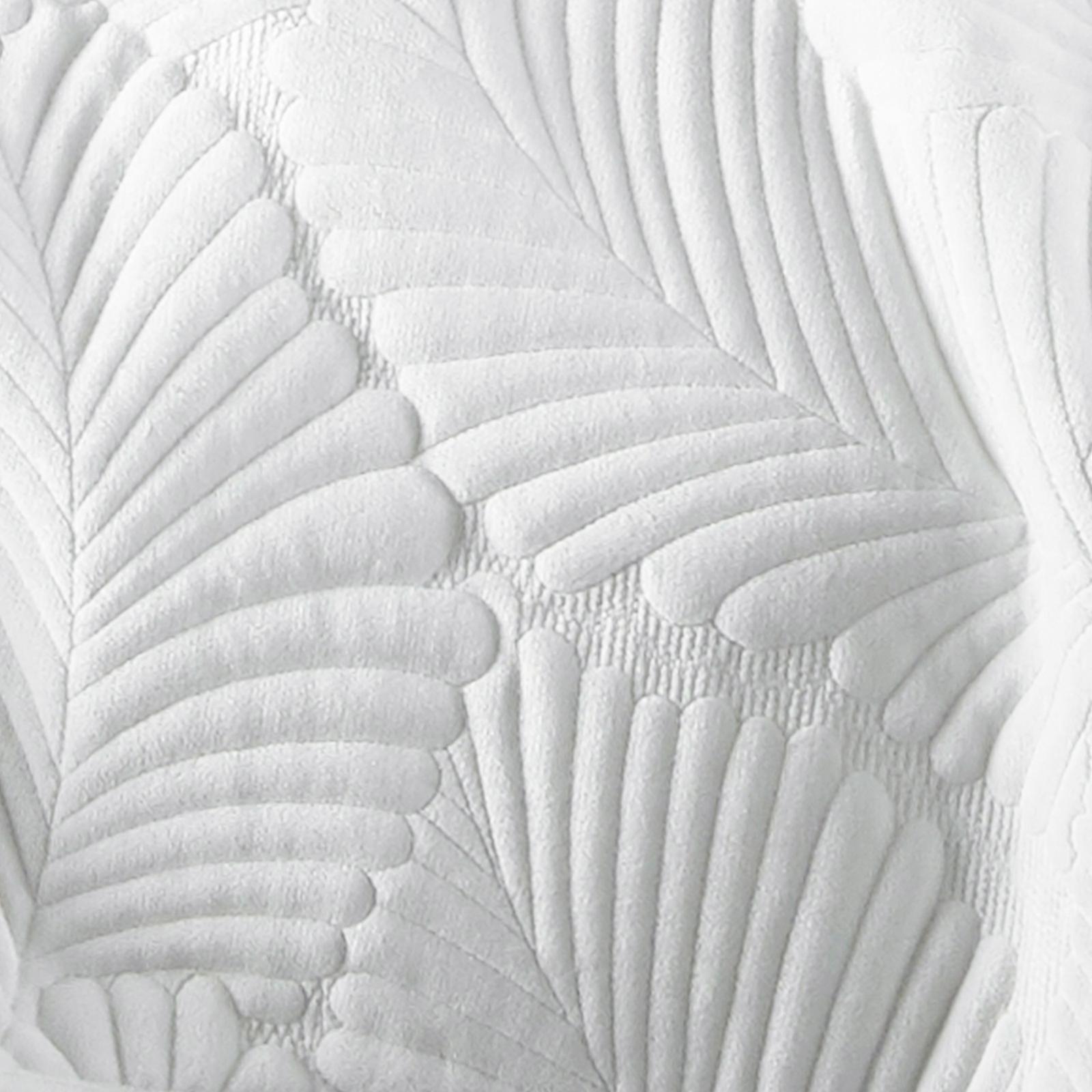 Belgrade 3-Piece Reversible Quilt Set 6 Belgrade 3-Piece Reversible Quilt Set