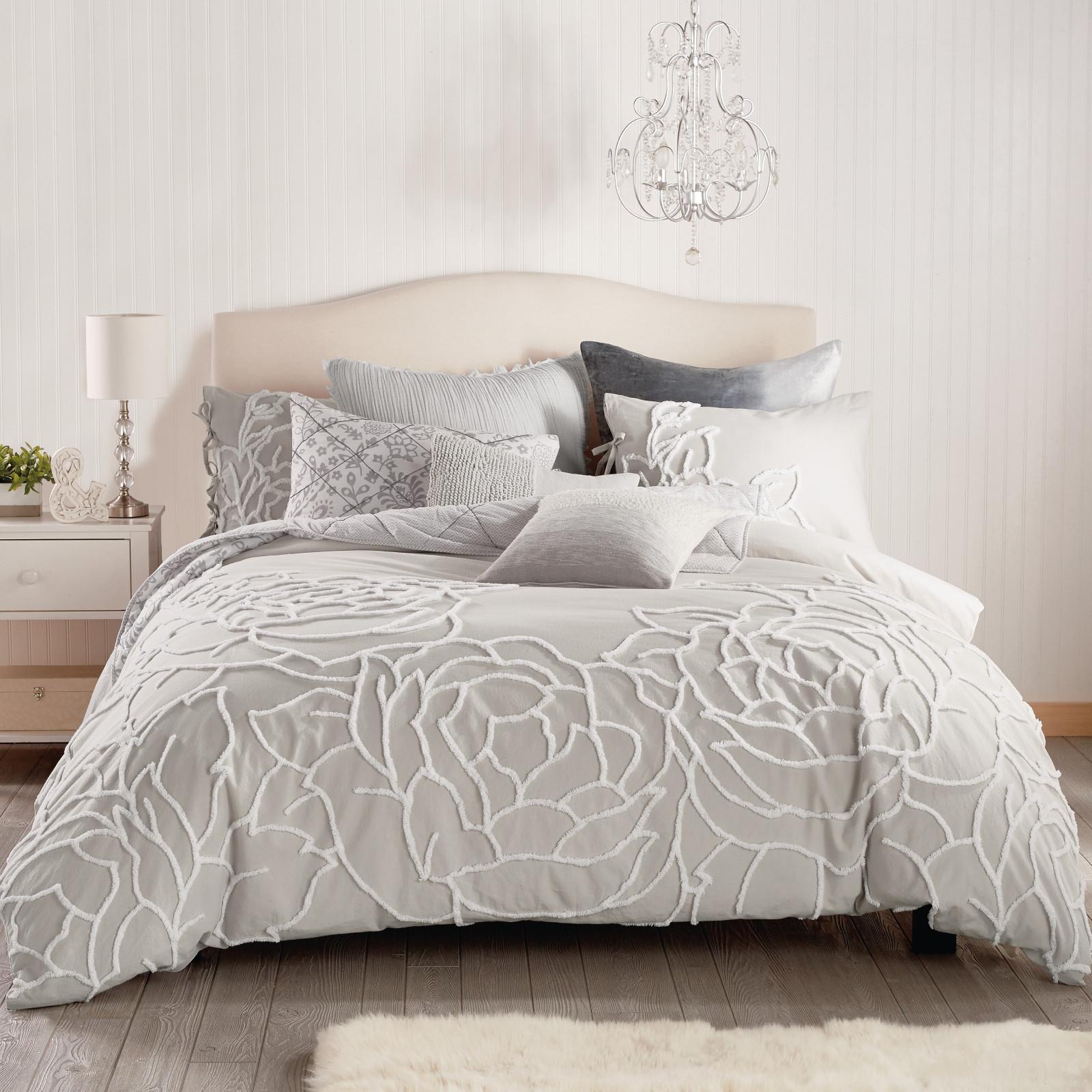 Chenille Rose 3-PIece Comforter Set 3 Chenille Rose 3-PIece Comforter Set