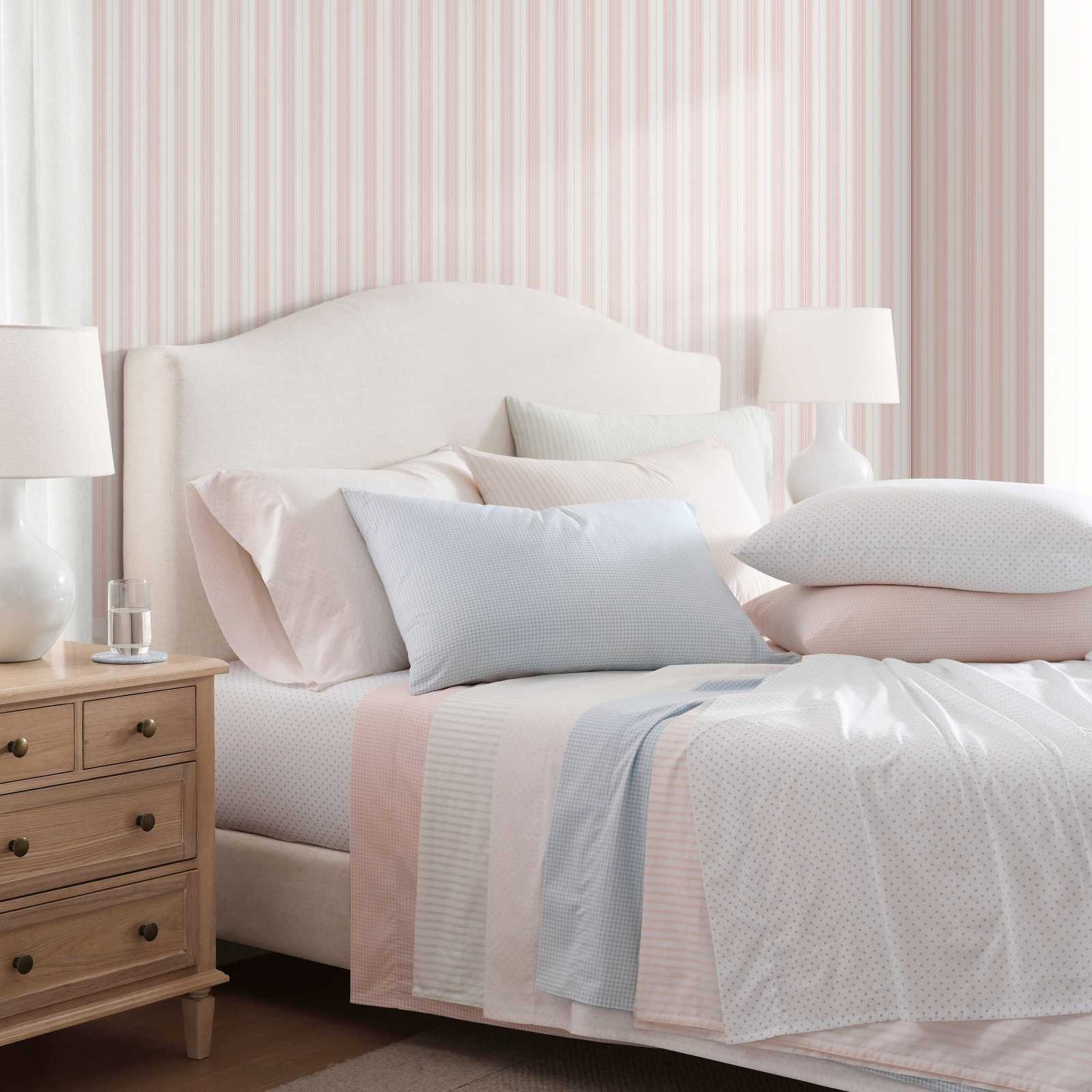 Core Polka Dot Cotton Percale 4-Piece Sheet Set 3 Core Polka Dot Cotton Percale 4-Piece Sheet Set