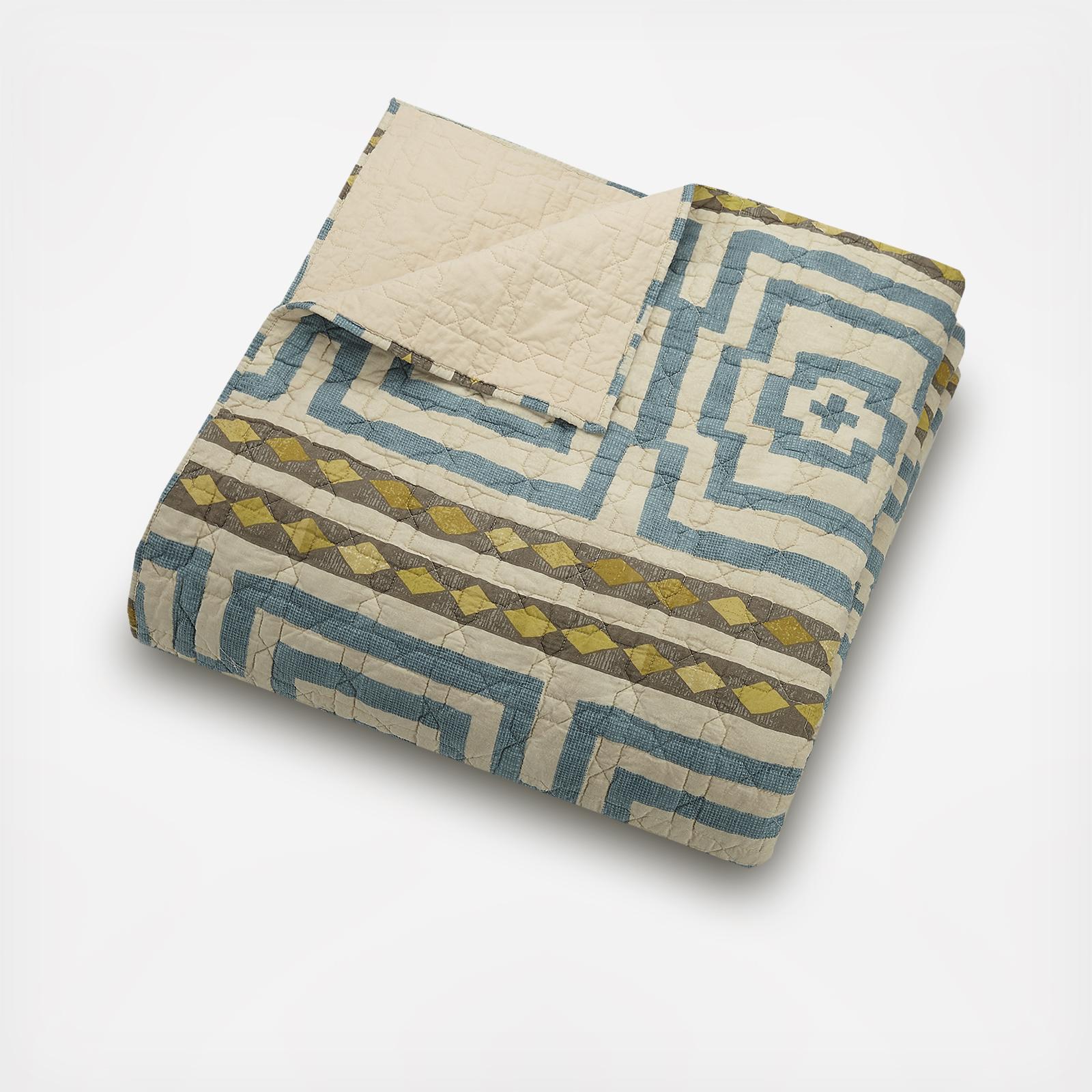 Hypnotic 3-Piece Quilt Set 3 Hypnotic 3-Piece Quilt Set