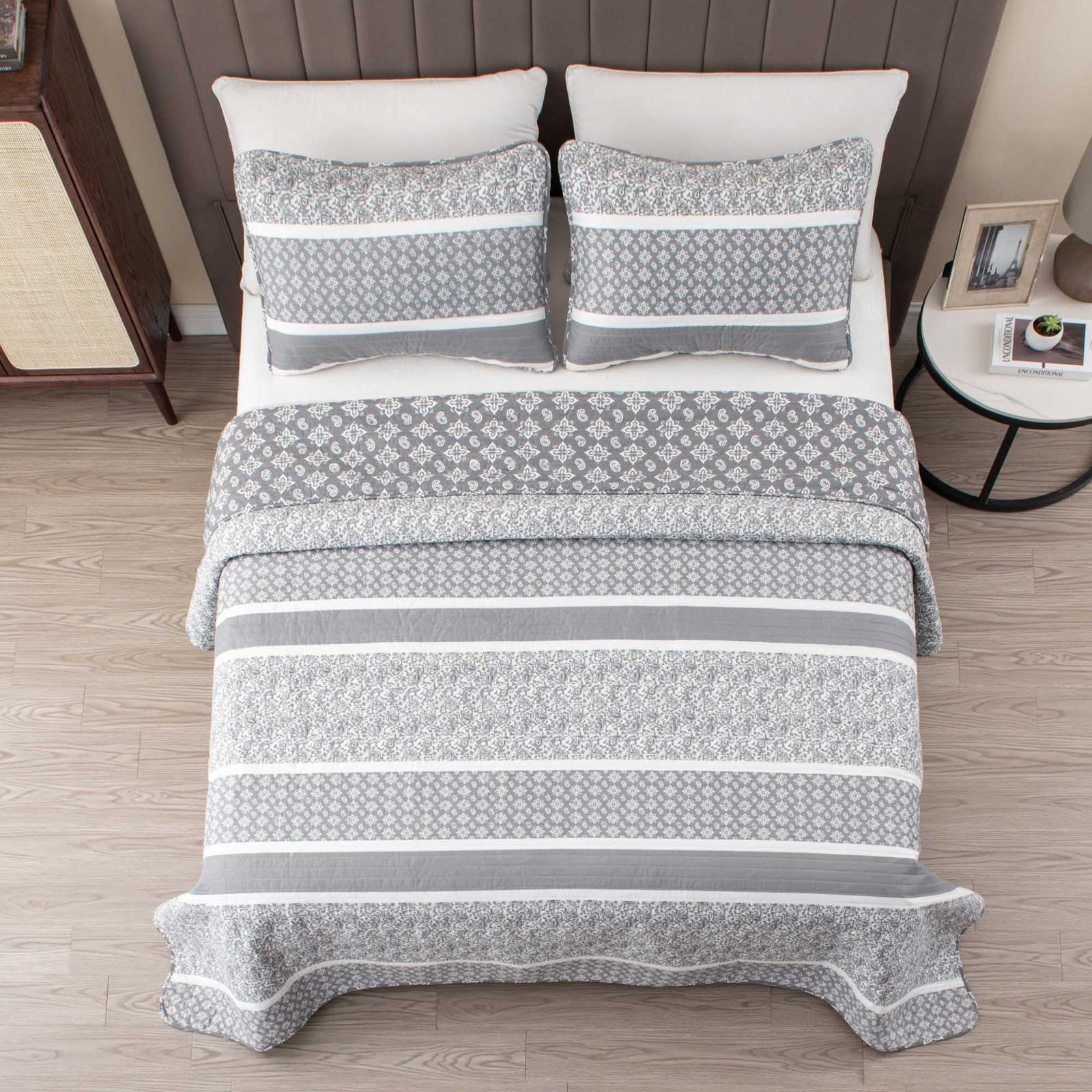 Kadi 3-Piece Quilt Set 1 Kadi 3-Piece Quilt Set