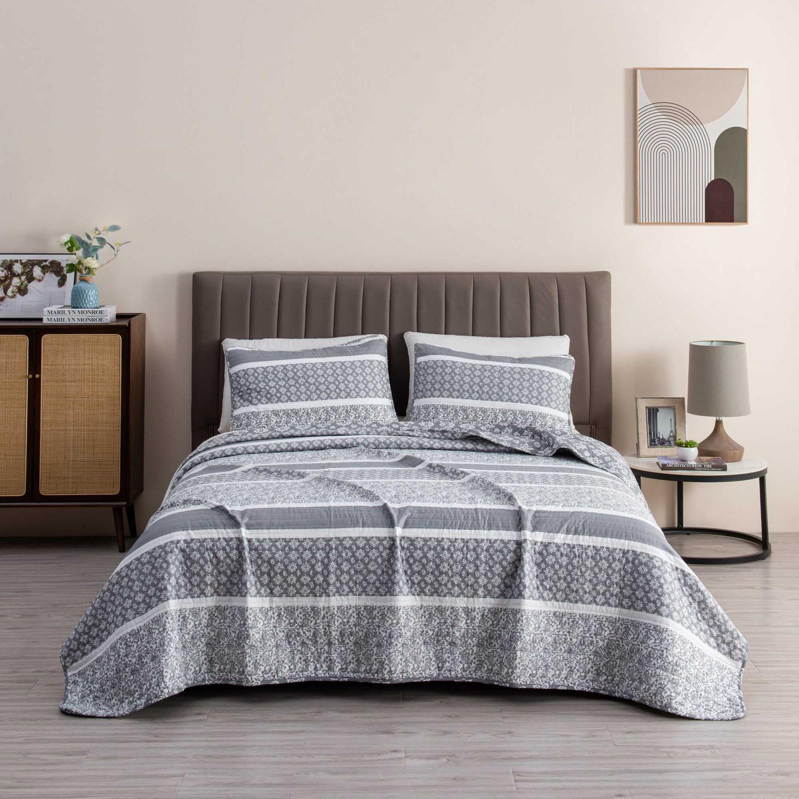 Kadi 3-Piece Quilt Set 3 Kadi 3-Piece Quilt Set