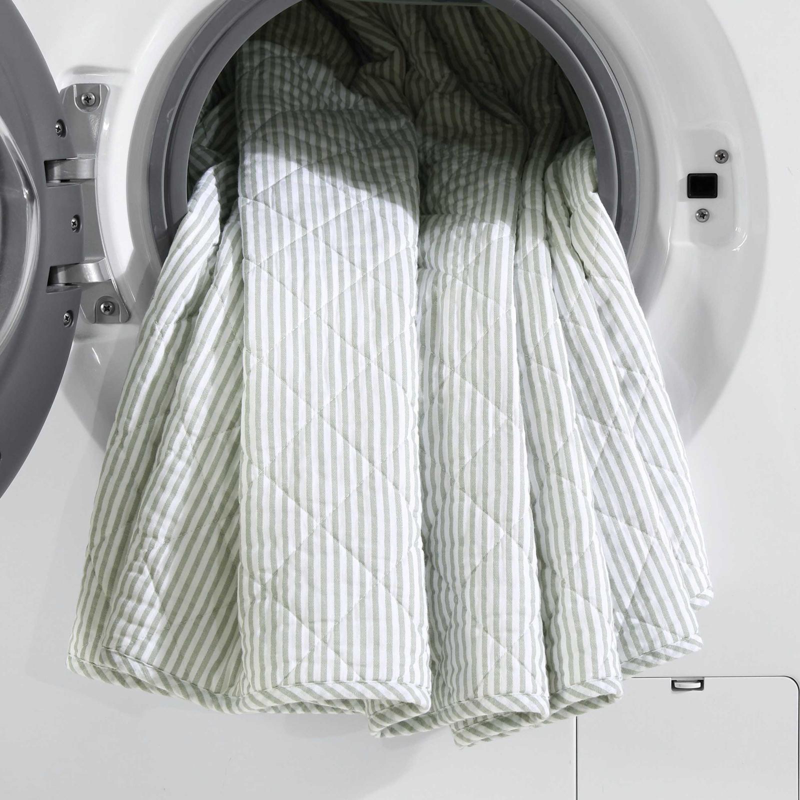 Oxford Stripe Cotton 3-Piece Reversible Quilt Set 7 Oxford Stripe Cotton 3-Piece Reversible Quilt Set