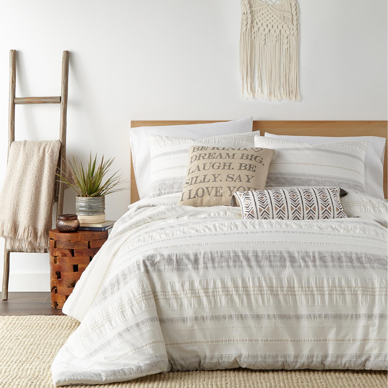 Pickford 3-Piece Duvet Set 8 Pickford 3-Piece Duvet Set