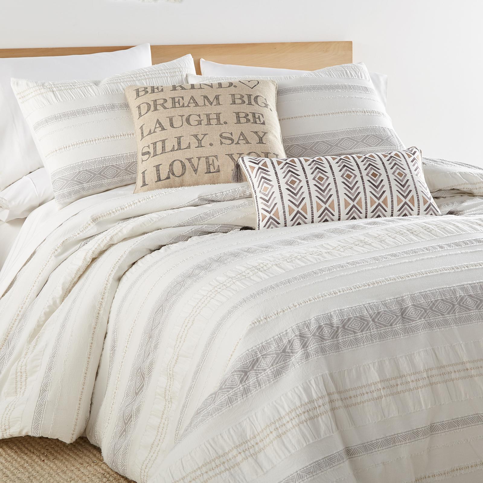 Pickford 3-Piece Duvet Set 2 Pickford 3-Piece Duvet Set