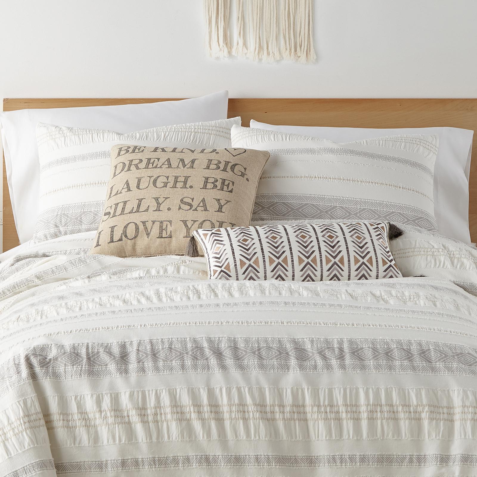 Pickford 3-Piece Duvet Set 3 Pickford 3-Piece Duvet Set