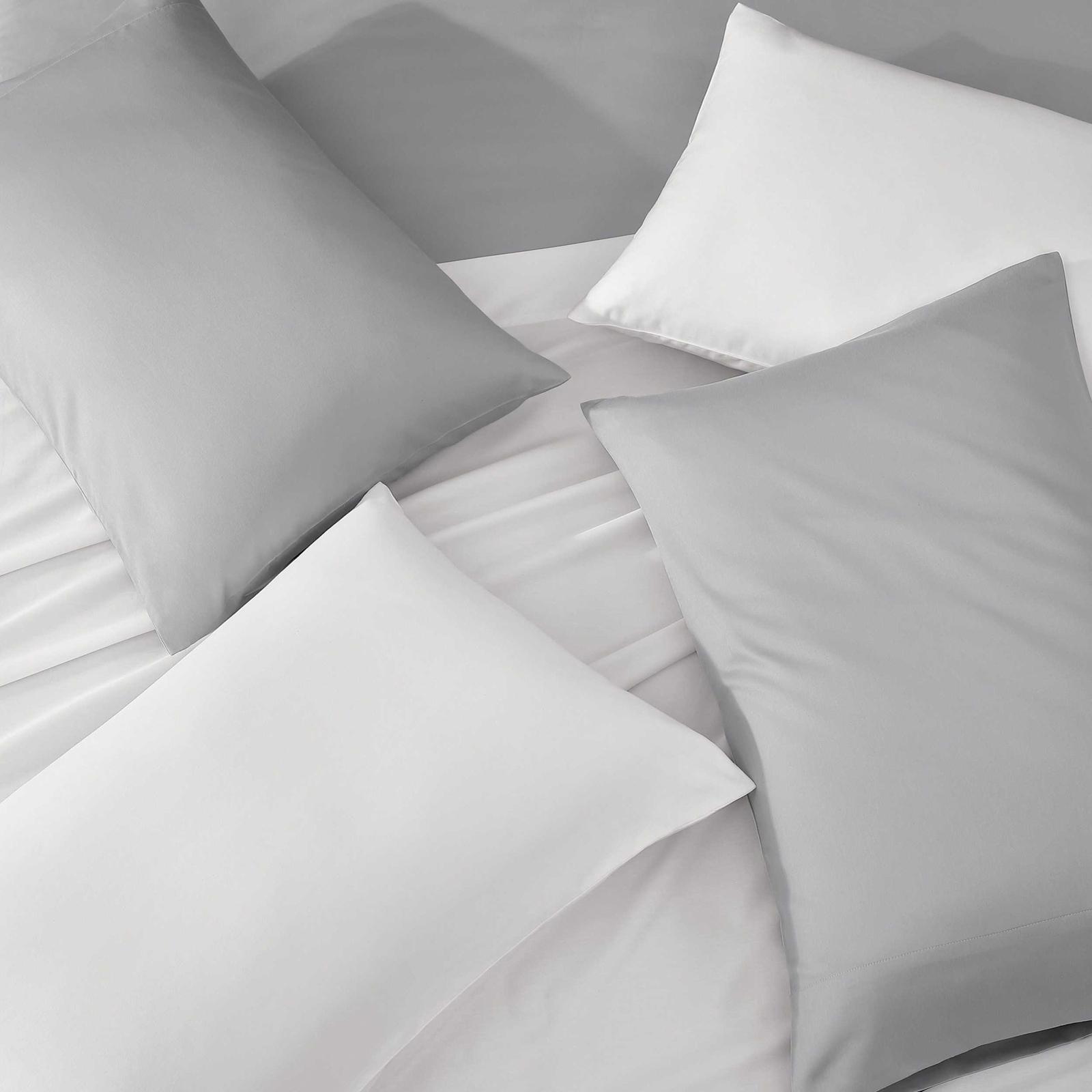 Sateen 1000 TC 4-Piece Sheet Set 3 Sateen 1000 TC 4-Piece Sheet Set