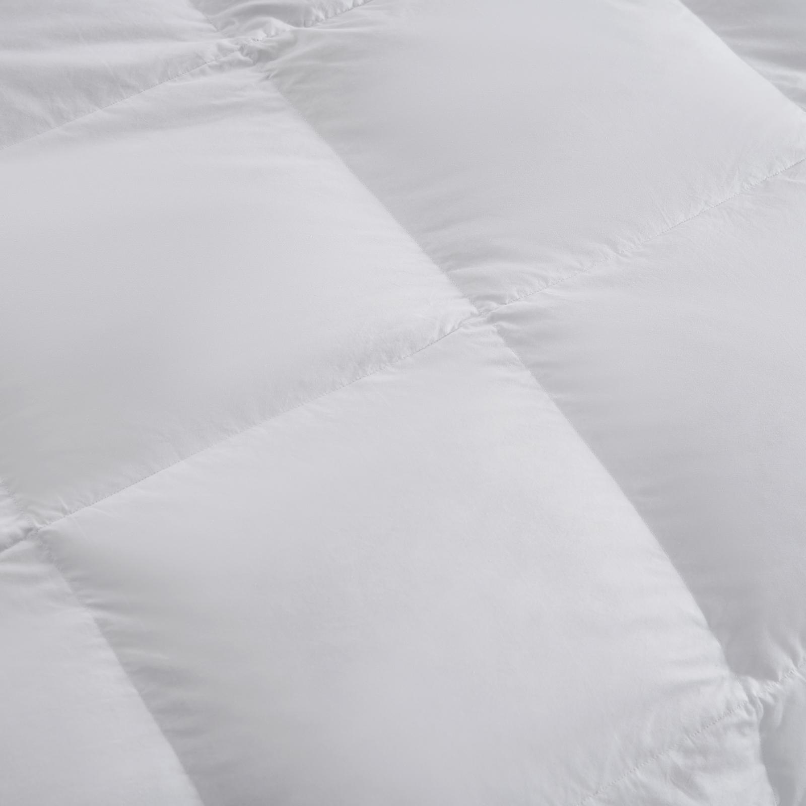 Sleep Climate Feather & Down Blend Comforter with 37.5® Technology 5 Sleep Climate Feather & Down Blend Comforter with 37.5® Technology